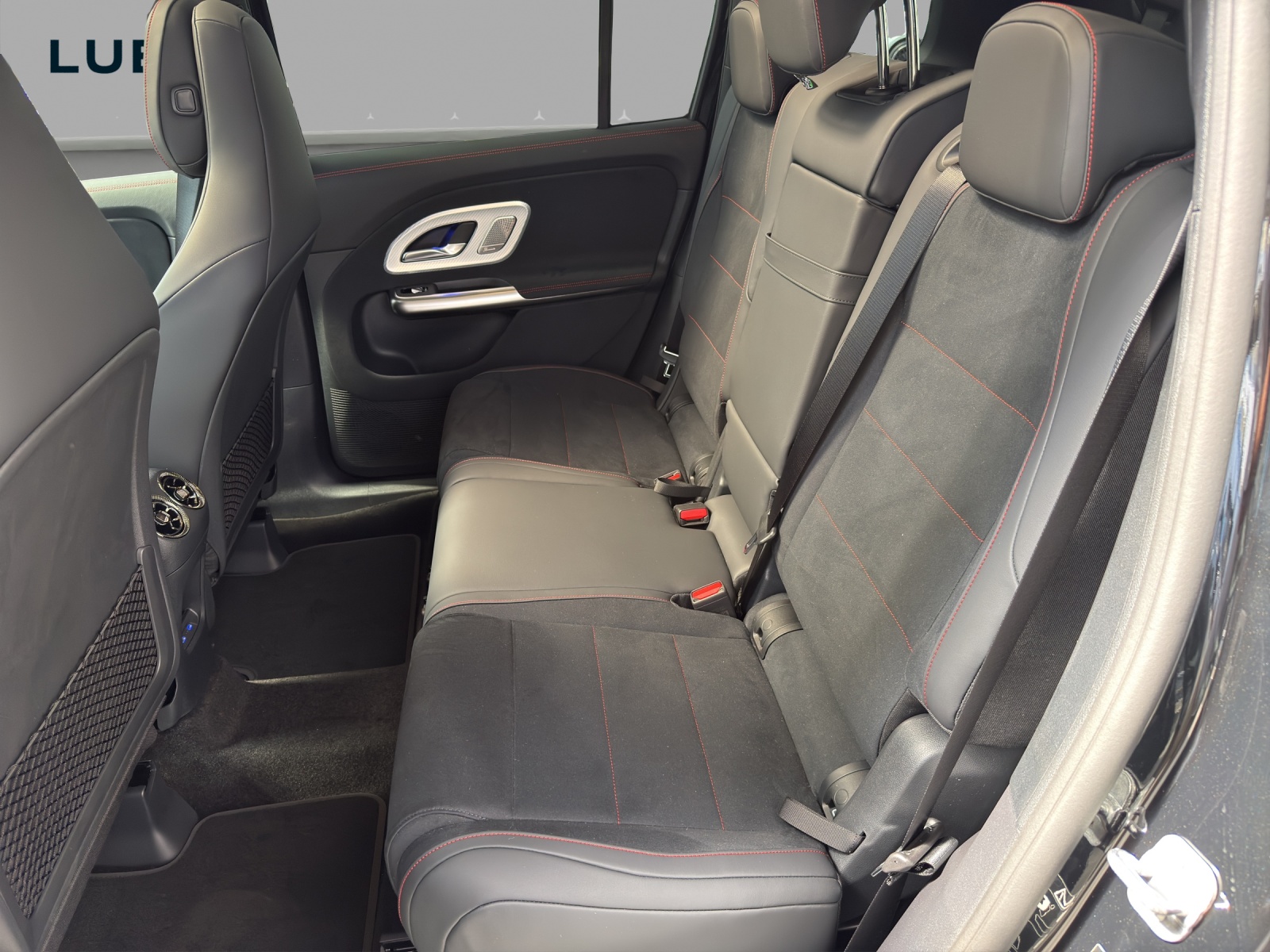 MERCEDES-BENZ GLB 220 4Matic 8G-Tronic-image-13