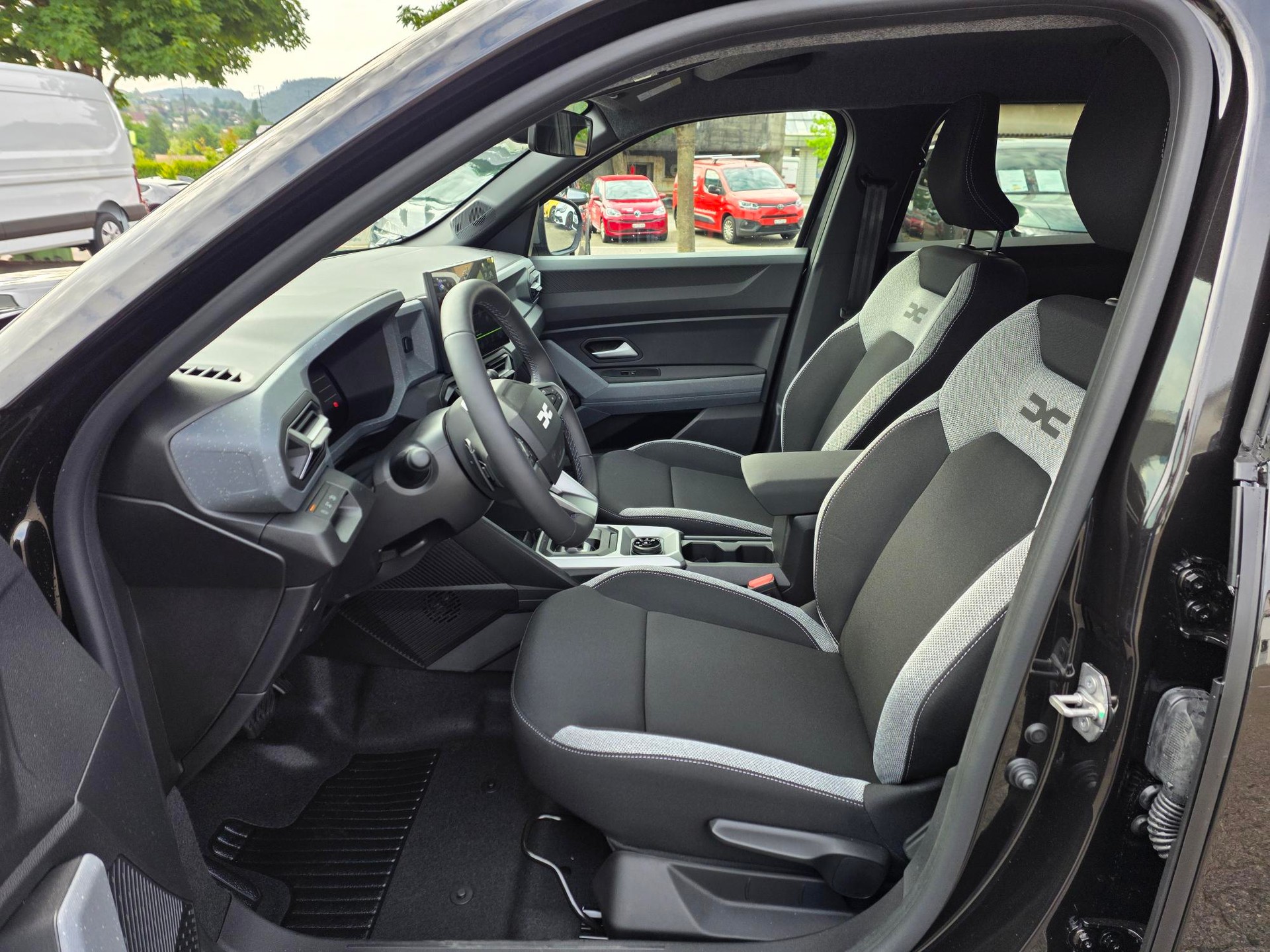DACIA Duster 1.2 Hybrid Journey 4WD-image-5