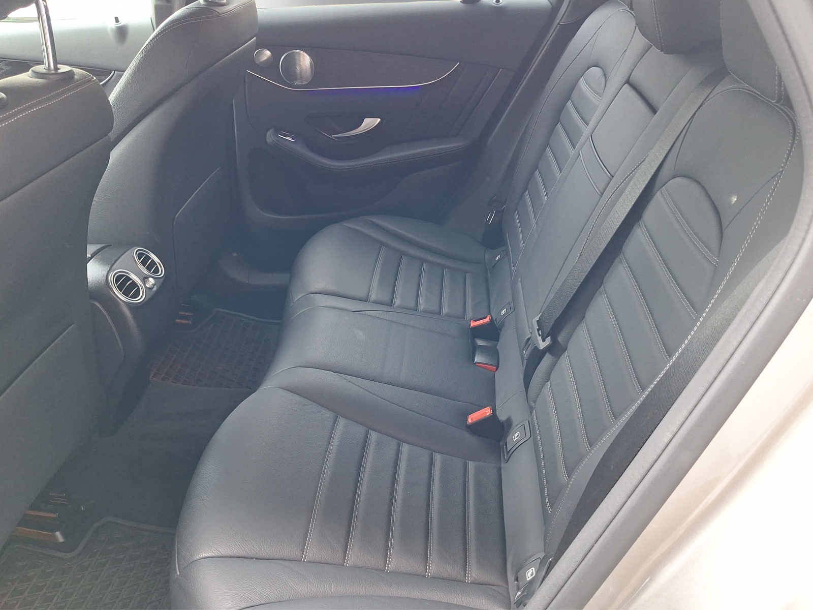 MERCEDES-BENZ GLC 300 AMG Line 4m Coupé-image-13
