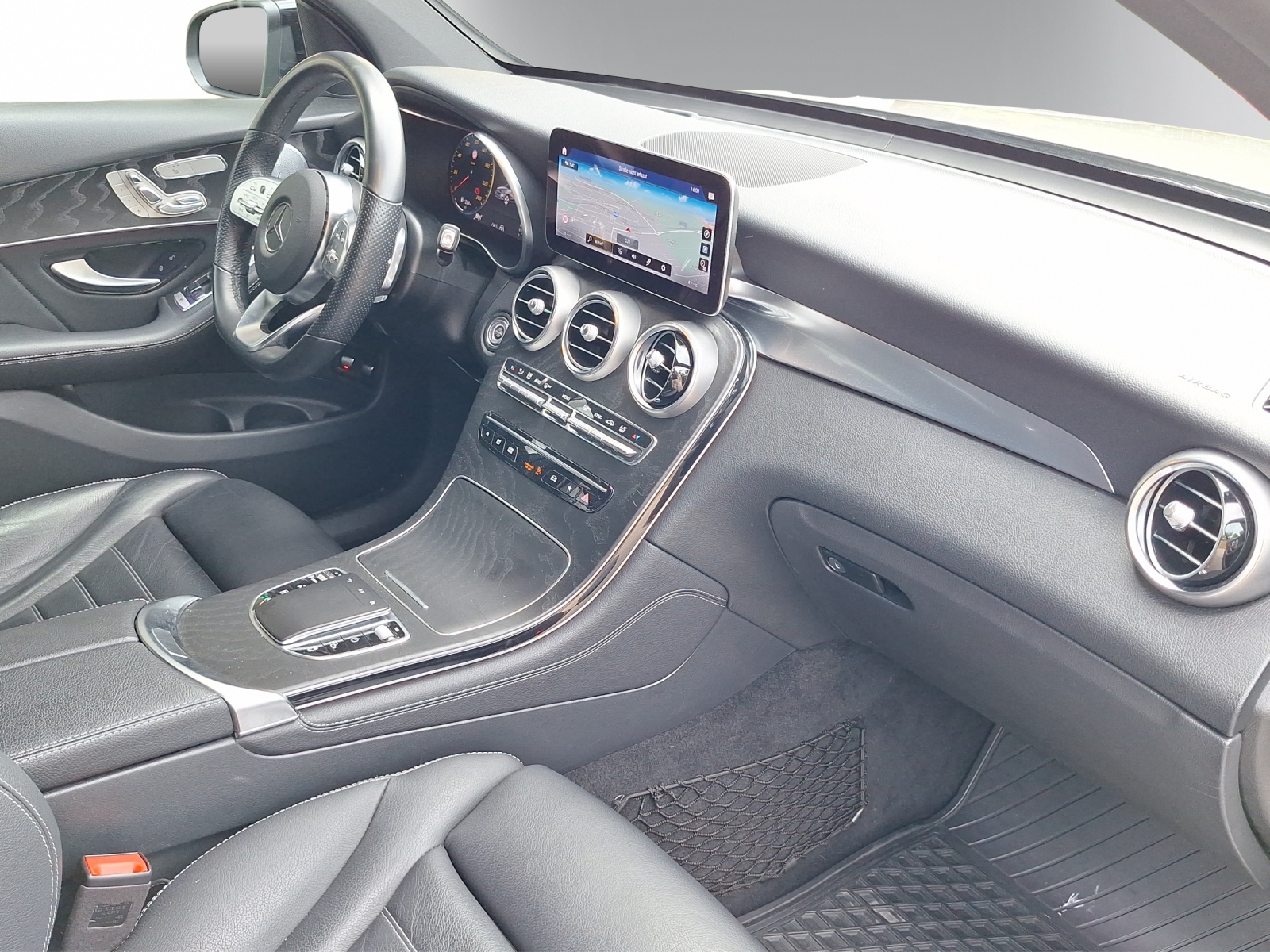 MERCEDES-BENZ GLC 300 AMG Line 4m Coupé-image-11