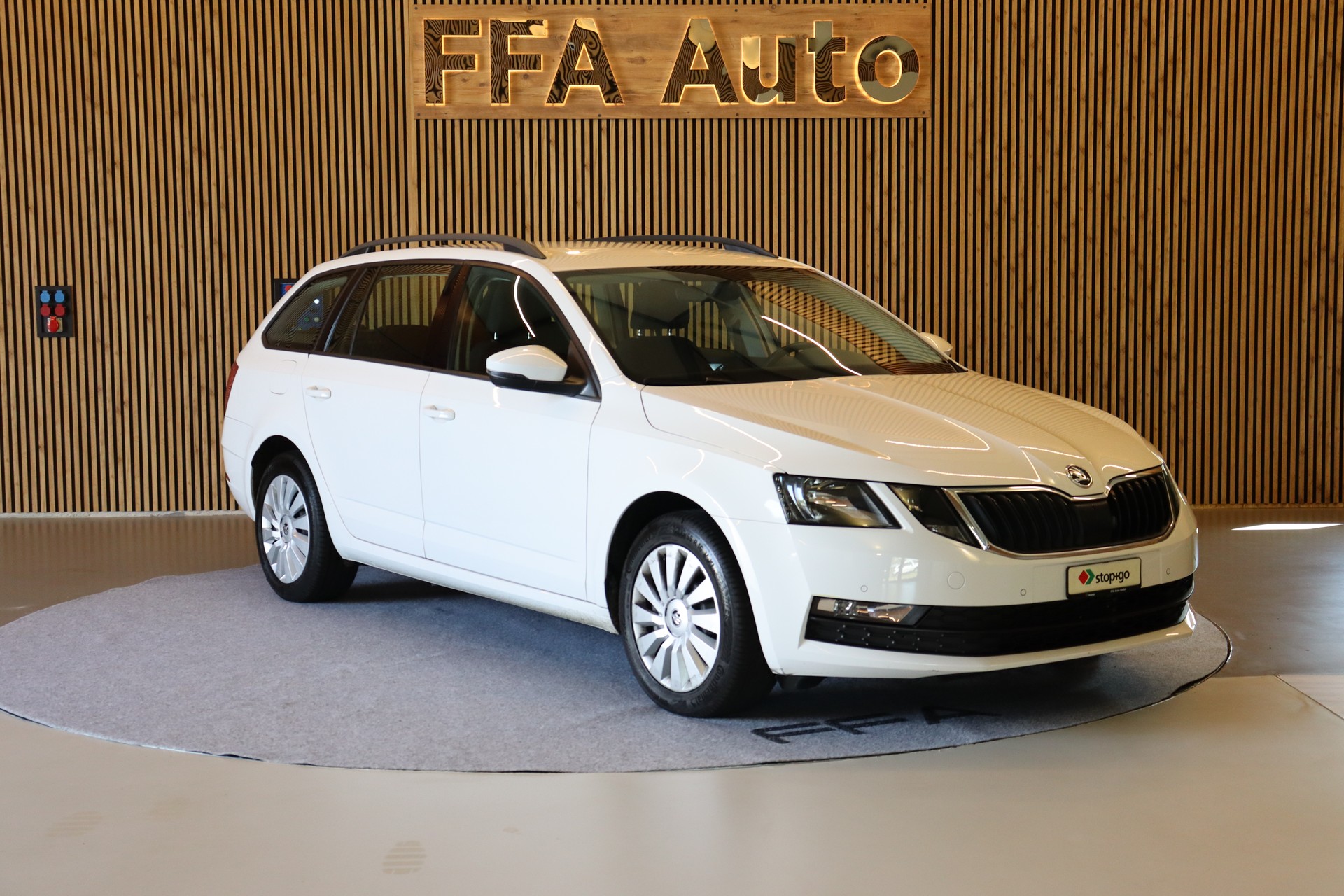 SKODA Octavia Combi 2.0 TDI 184 PS Ambition 4x4 DSG-showroom-element-3