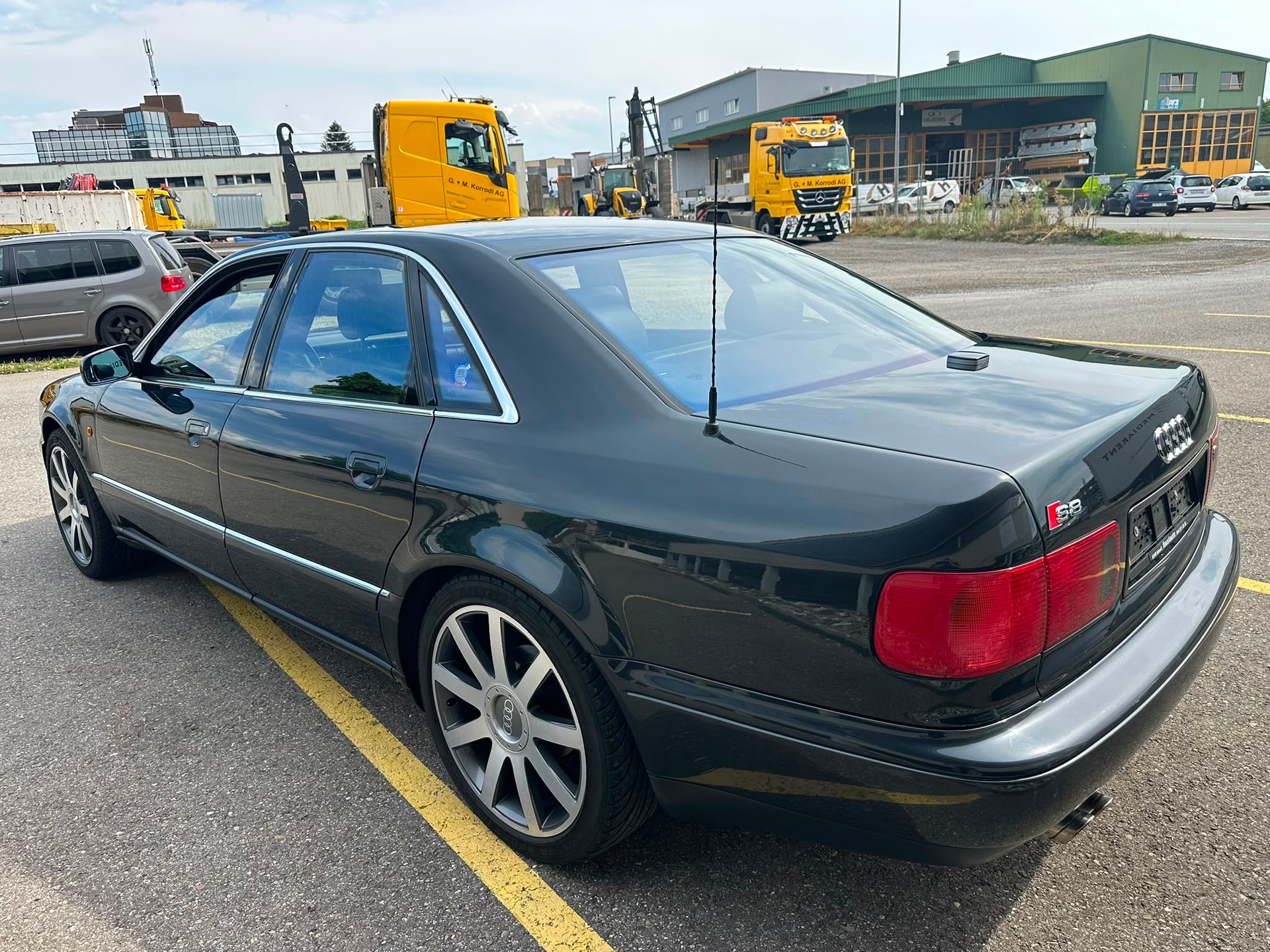 AUDI S8 4.2 quattro-image-5