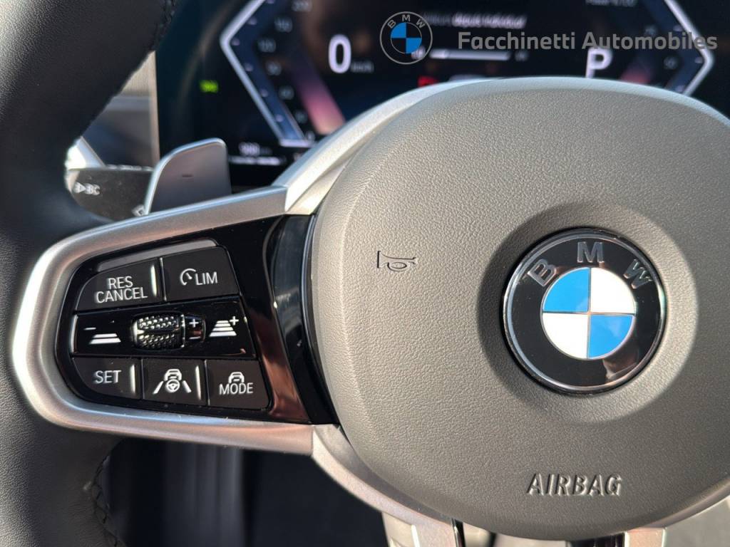 BMW 330d xDrive 48V Touring Steptronic M Sport-image-16