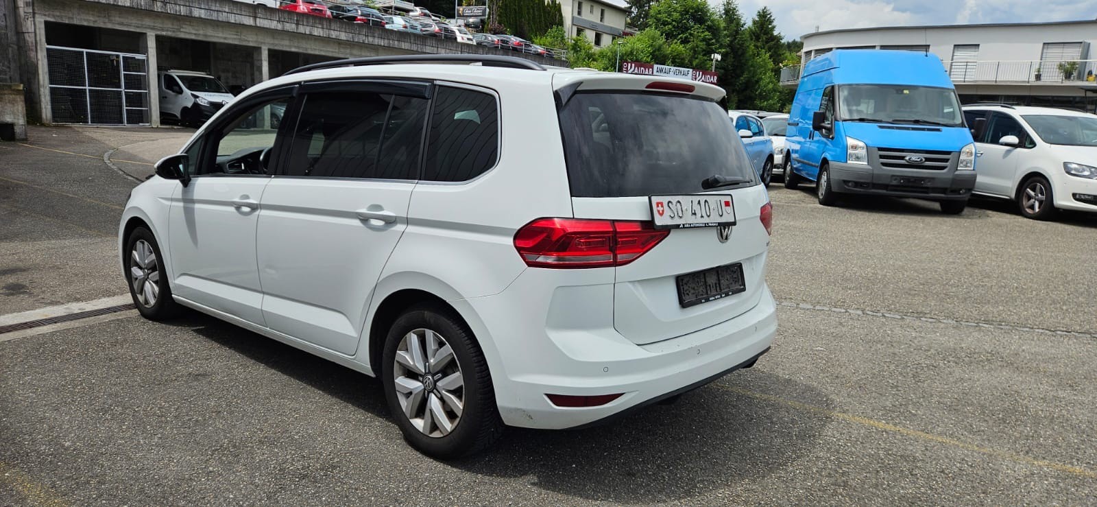 VW Touran 1.6 TDI BlueMotion Technology Trendline-image-10