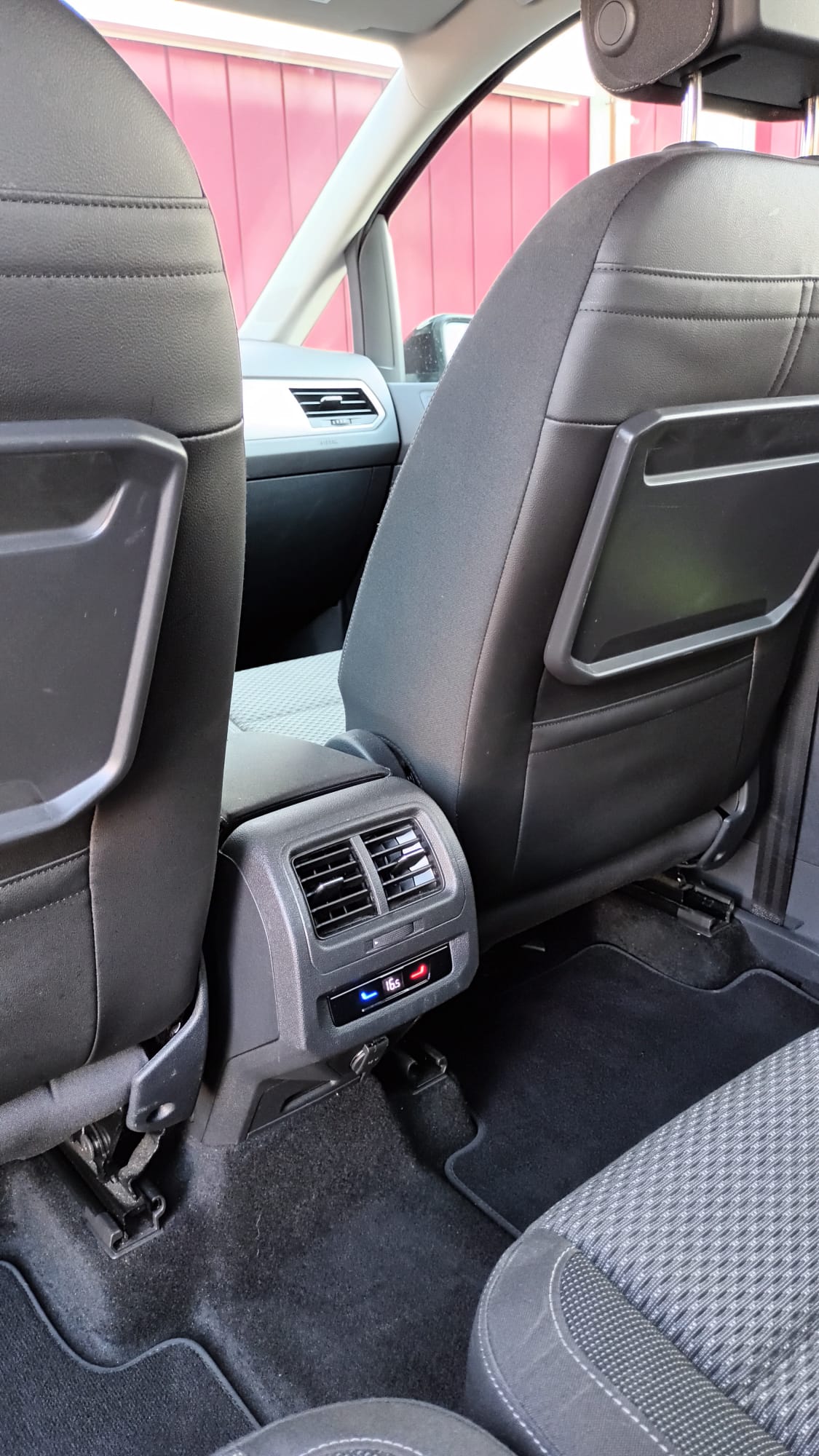 VW Touran 1.5 TSI EVO R-Line DSG-image-14