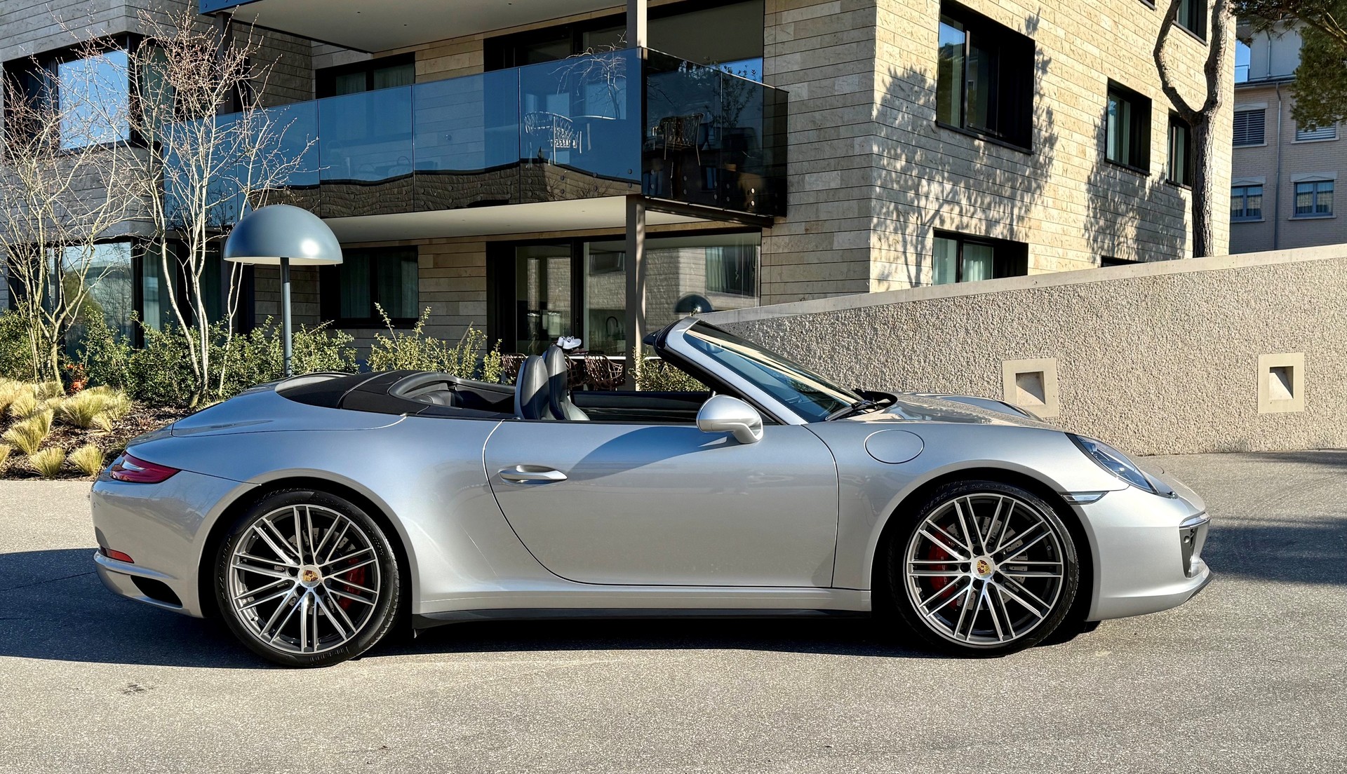 PORSCHE 911 Carrera 4S Cabrio PDK-image-1