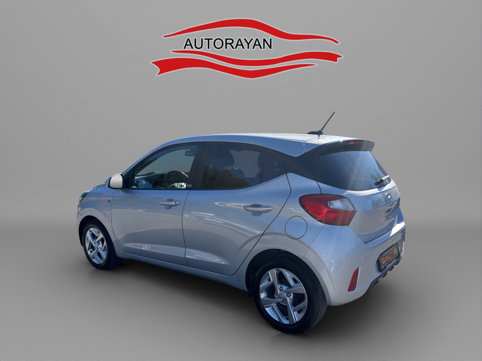 HYUNDAI i10 1.2 Amplia Automat-image-5