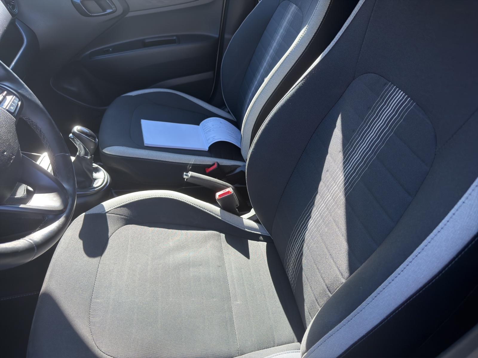 HYUNDAI i10 1.2 Amplia Automat-image-6