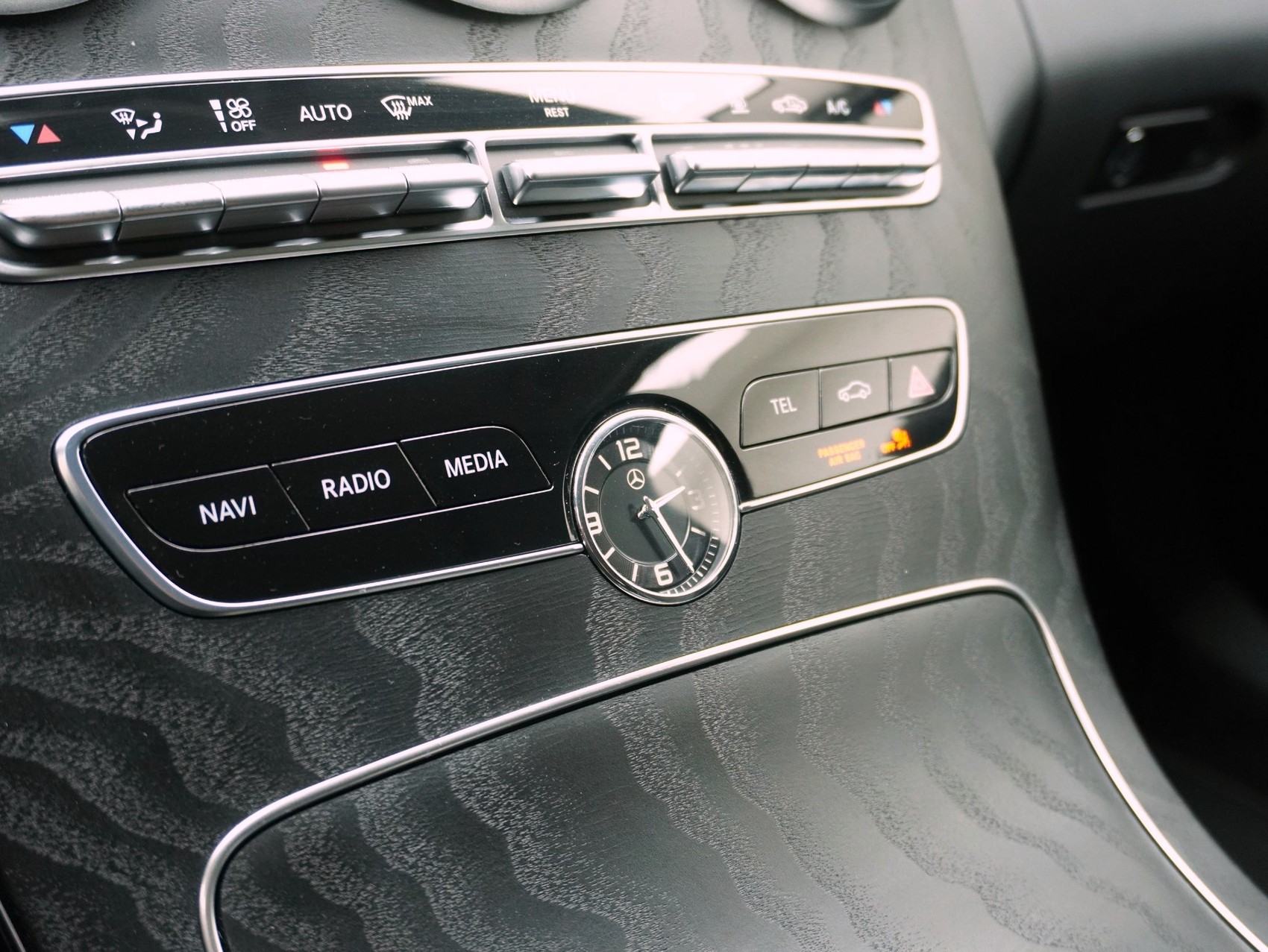 MERCEDES-BENZ C-Klasse C 300 de Avantgarde Kombi-image-13