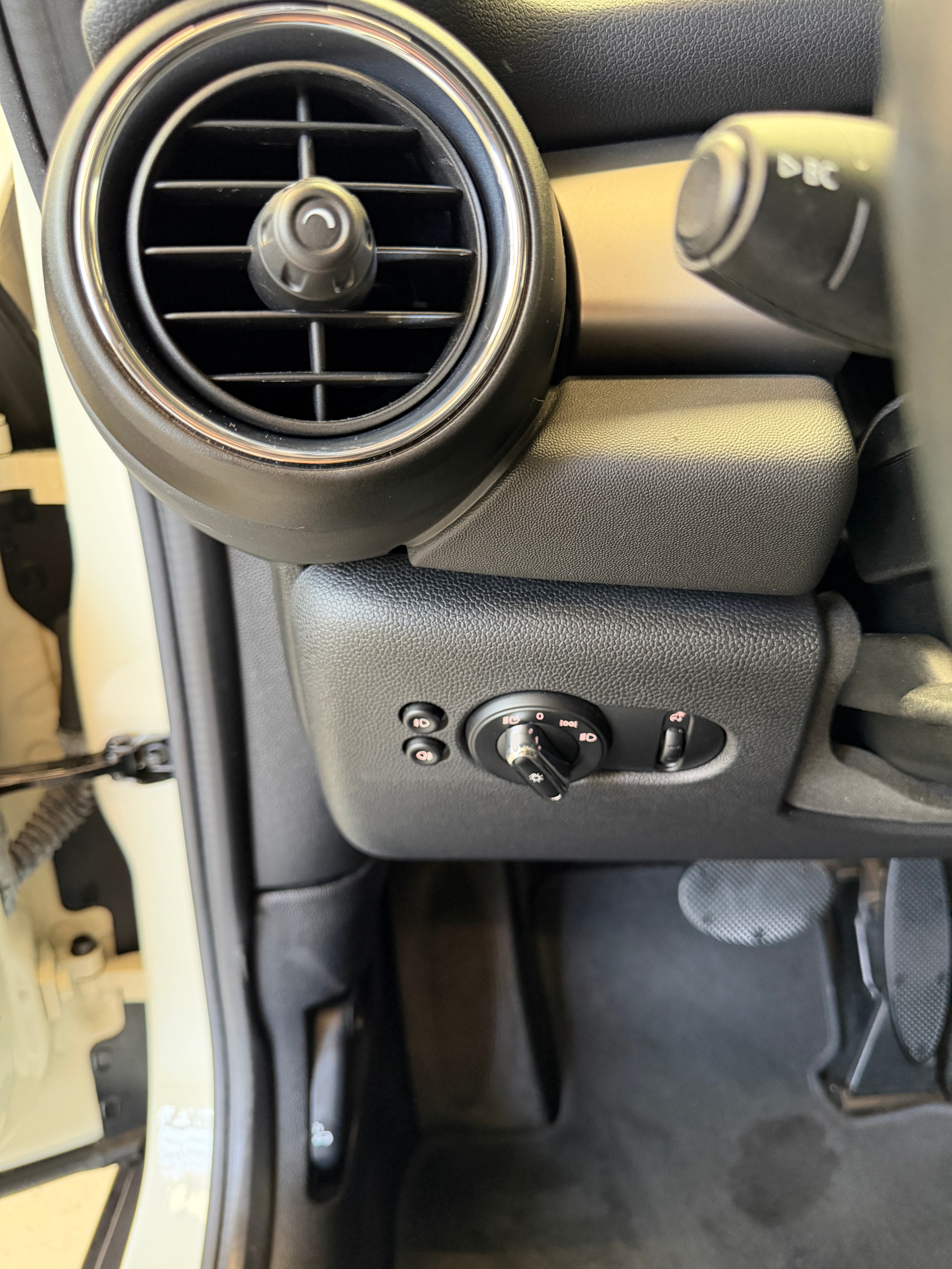 MINI Cooper 1.5 Automatik-image-22