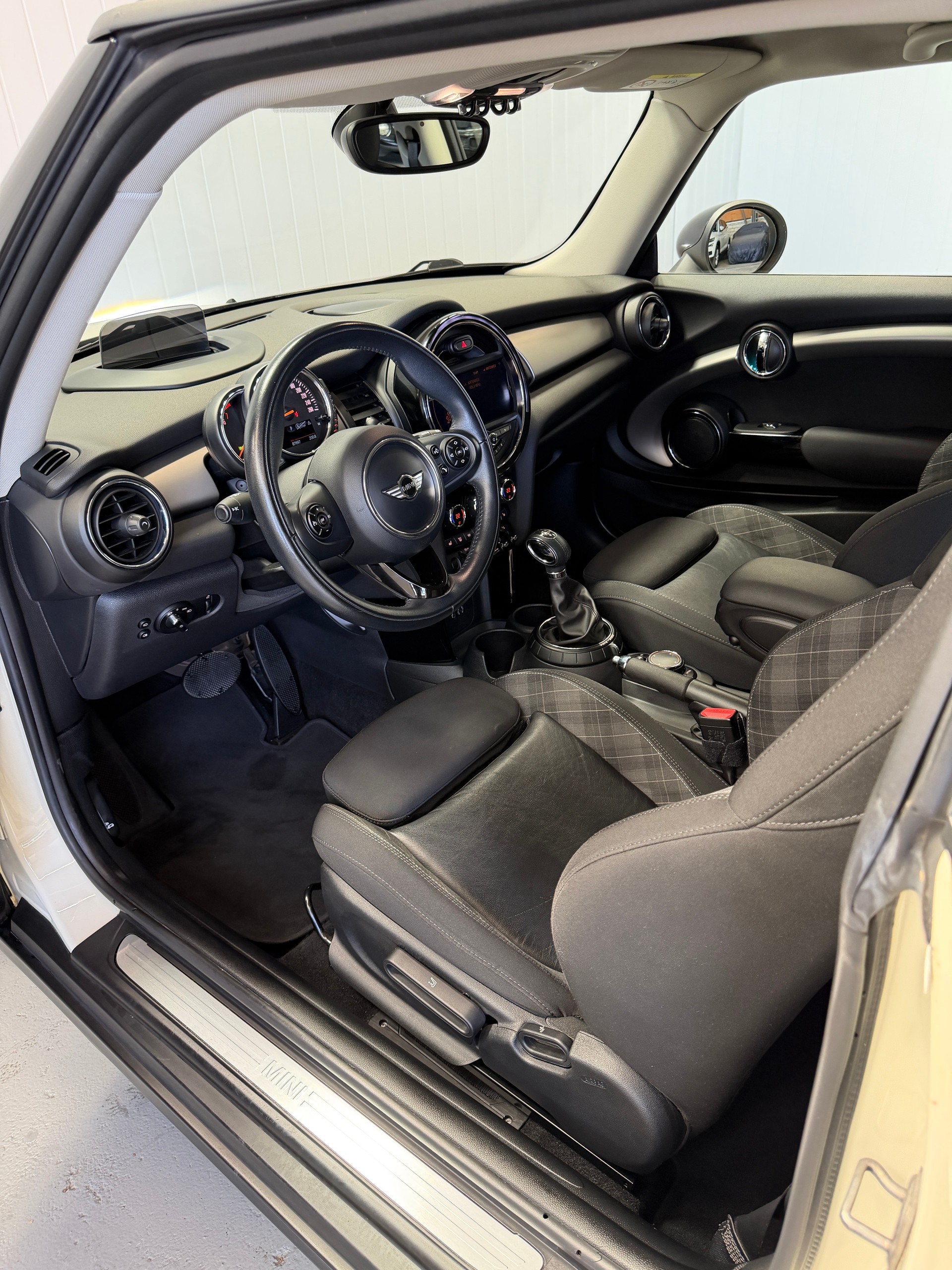 MINI Cooper 1.5 Automatik-image-10