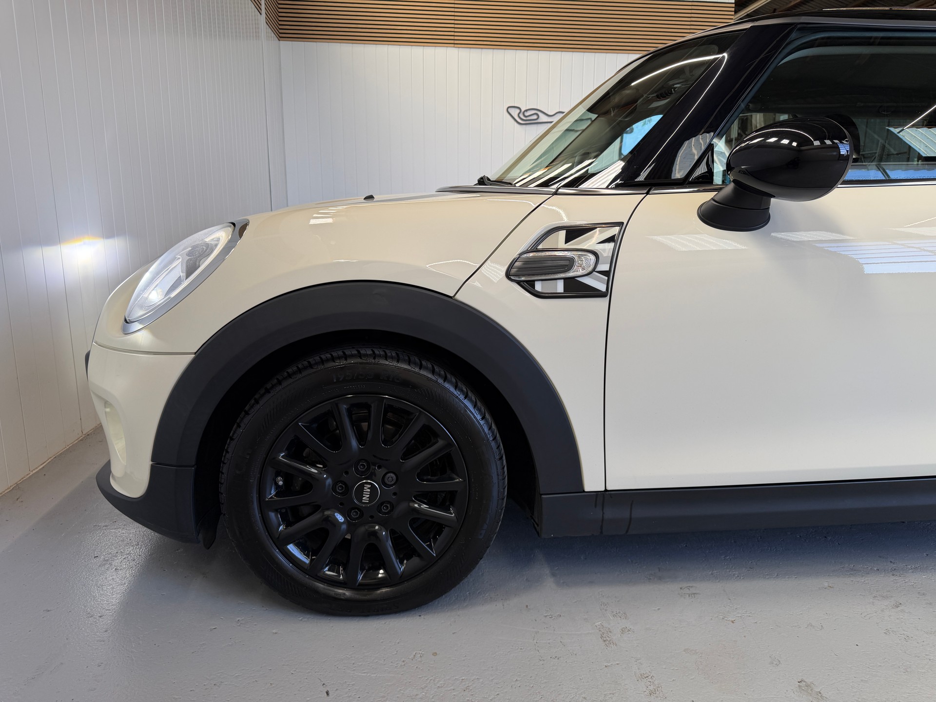 MINI Cooper 1.5 Automatik-image-8