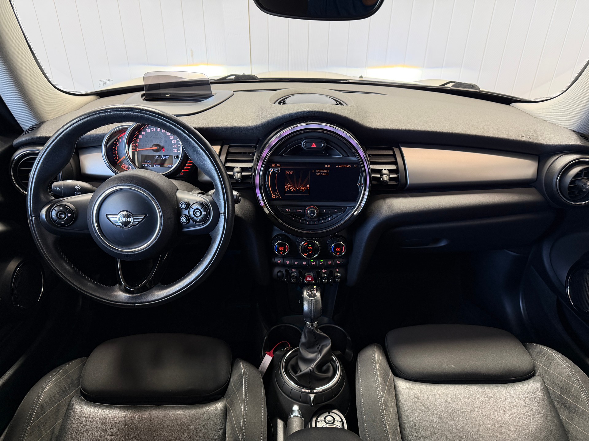 MINI Cooper 1.5 Automatik-image-11