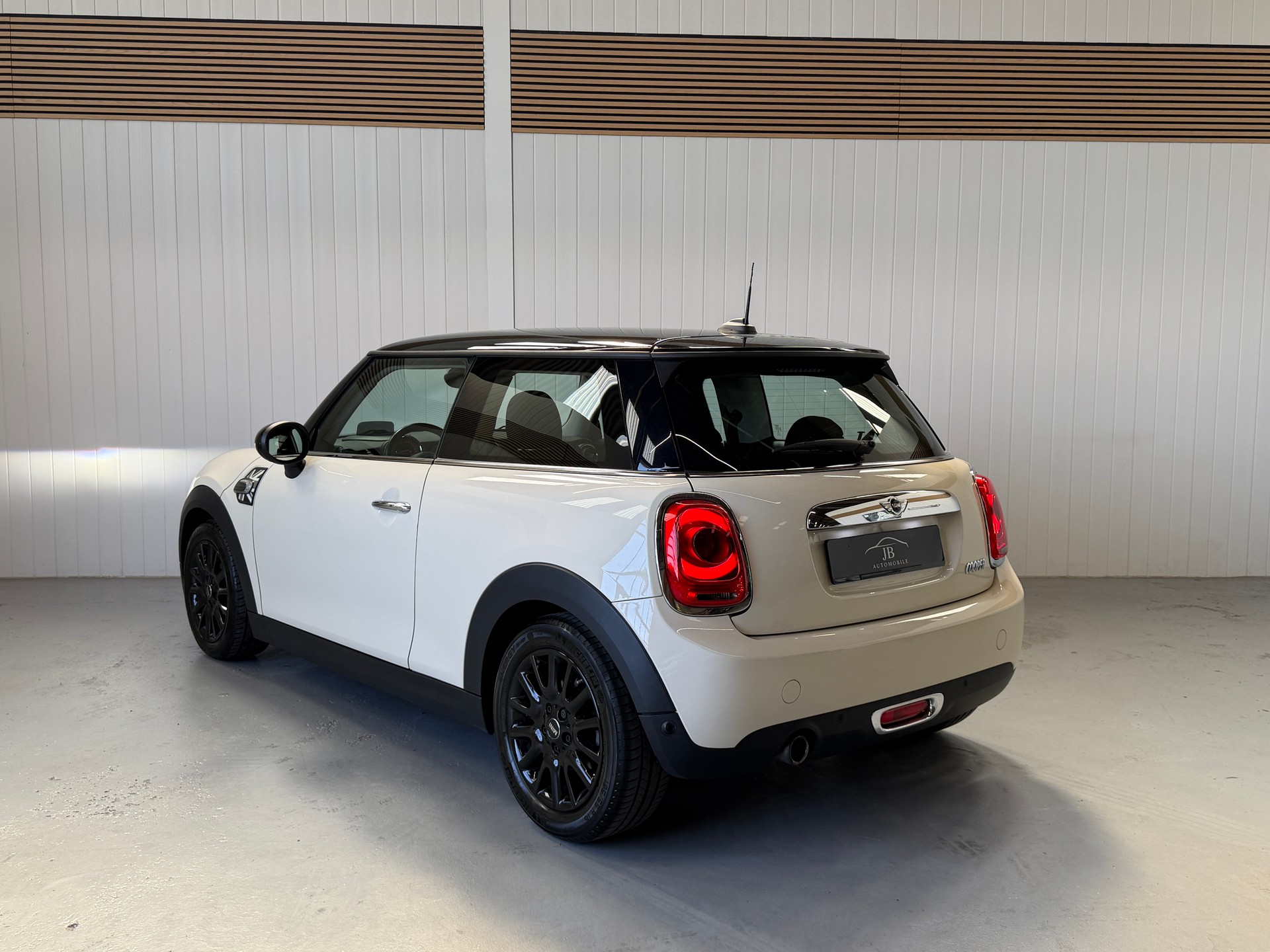 MINI Cooper 1.5 Automatik-showroom-element-2
