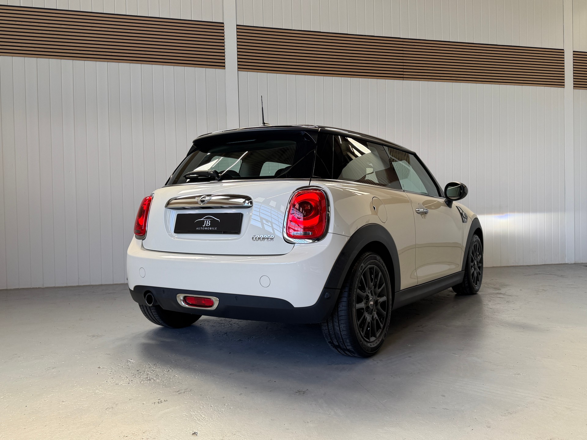 MINI Cooper 1.5 Automatik-image-5
