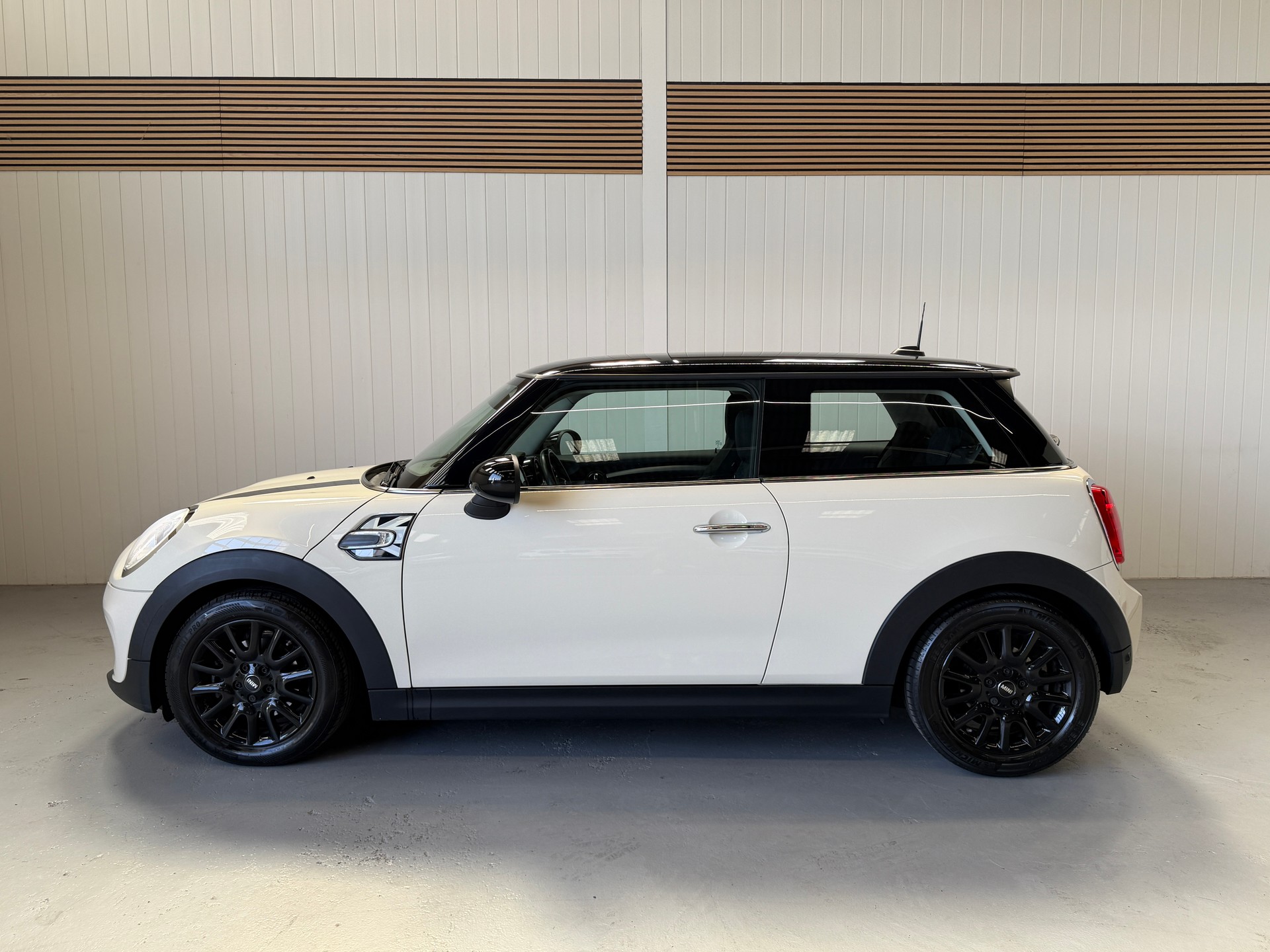 MINI Cooper 1.5 Automatik-showroom-element-1