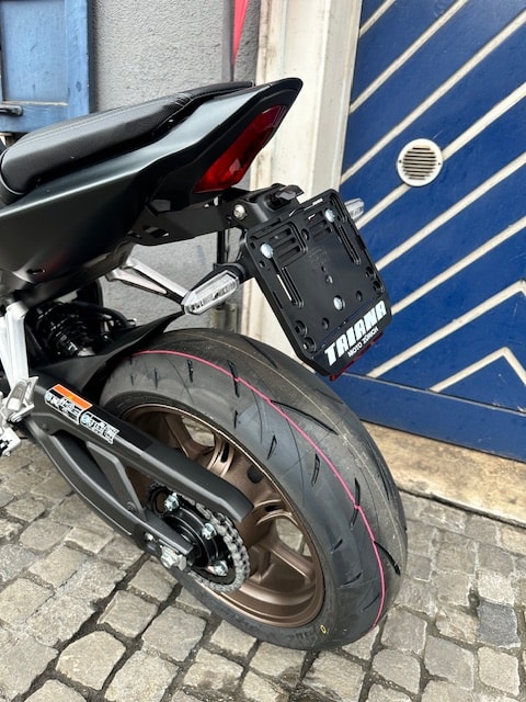 HONDA CB 650 R E-Clutch Inkl. Heckumbau und Racing Fussraster-image-4