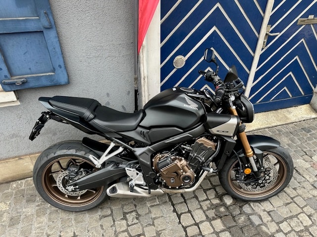 HONDA CB 650 R E-Clutch Inkl. Heckumbau und Racing Fussraster-image-8