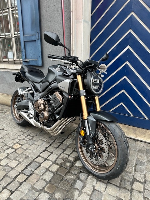 HONDA CB 650 R E-Clutch Inkl. Heckumbau und Racing Fussraster-image-5