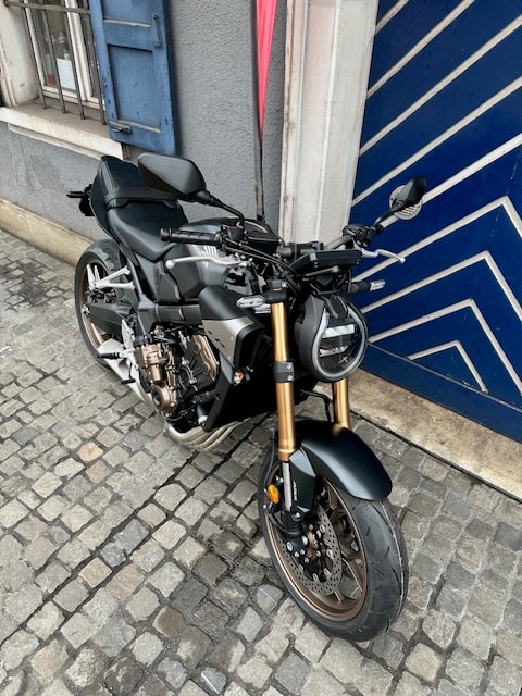 HONDA CB 650 R E-Clutch Inkl. Heckumbau und Racing Fussraster-image-7