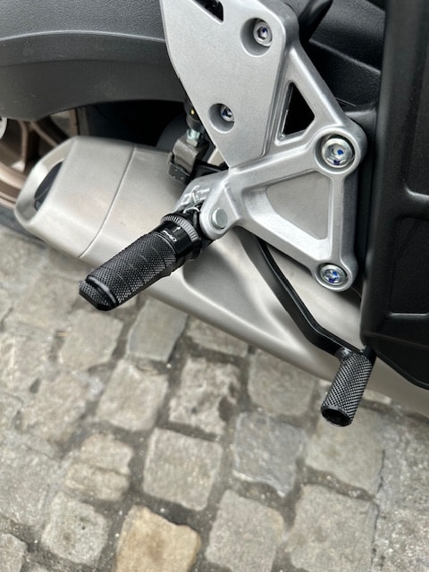 HONDA CB 650 R E-Clutch Inkl. Heckumbau und Racing Fussraster-image-10