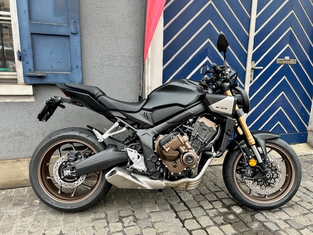 HONDA CB 650 R E-Clutch Inkl. Heckumbau und Racing Fussraster-image-0