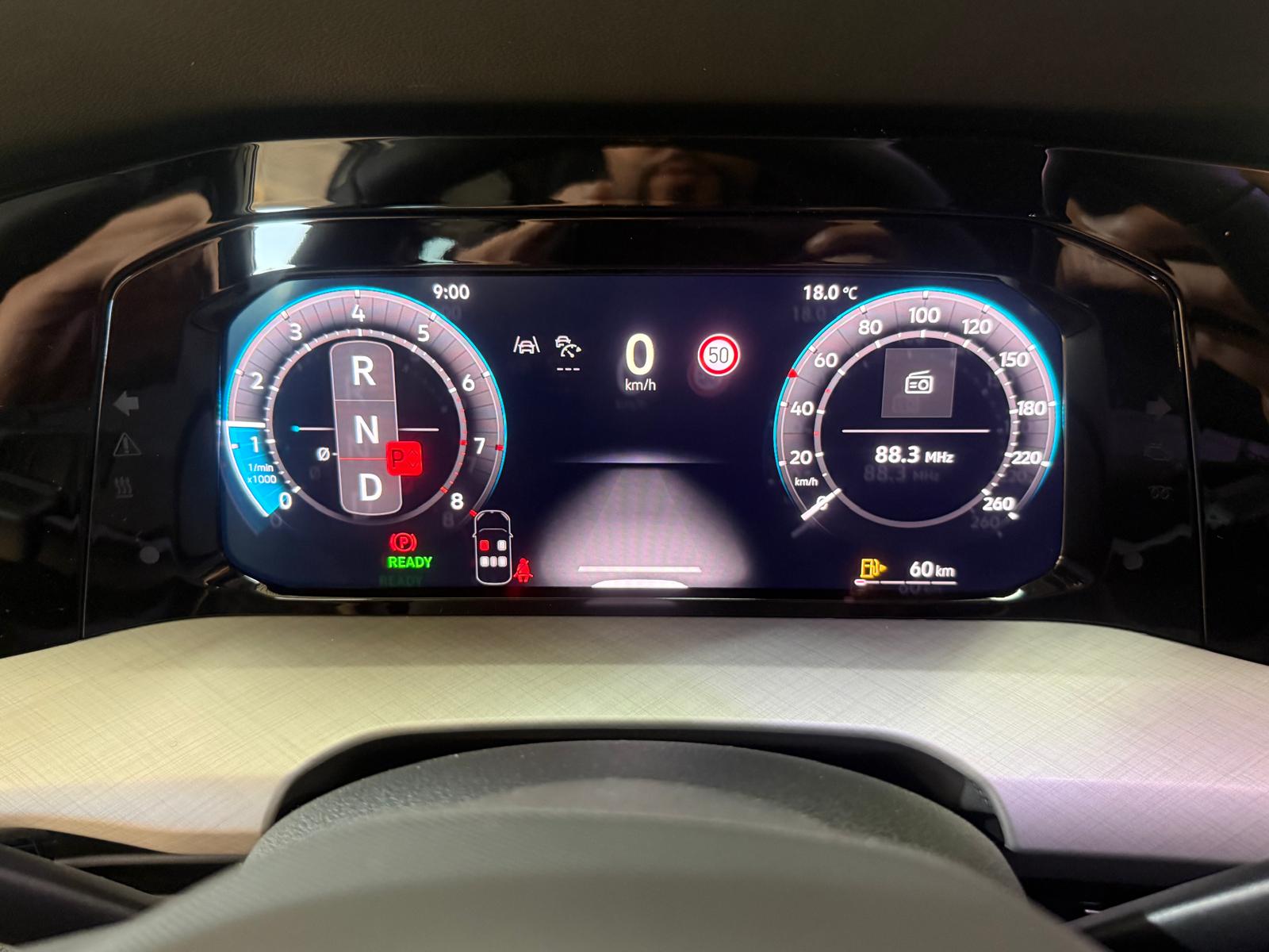 VW Golf Variant 1.5 eTSI mHEV Basis DSG-image-11