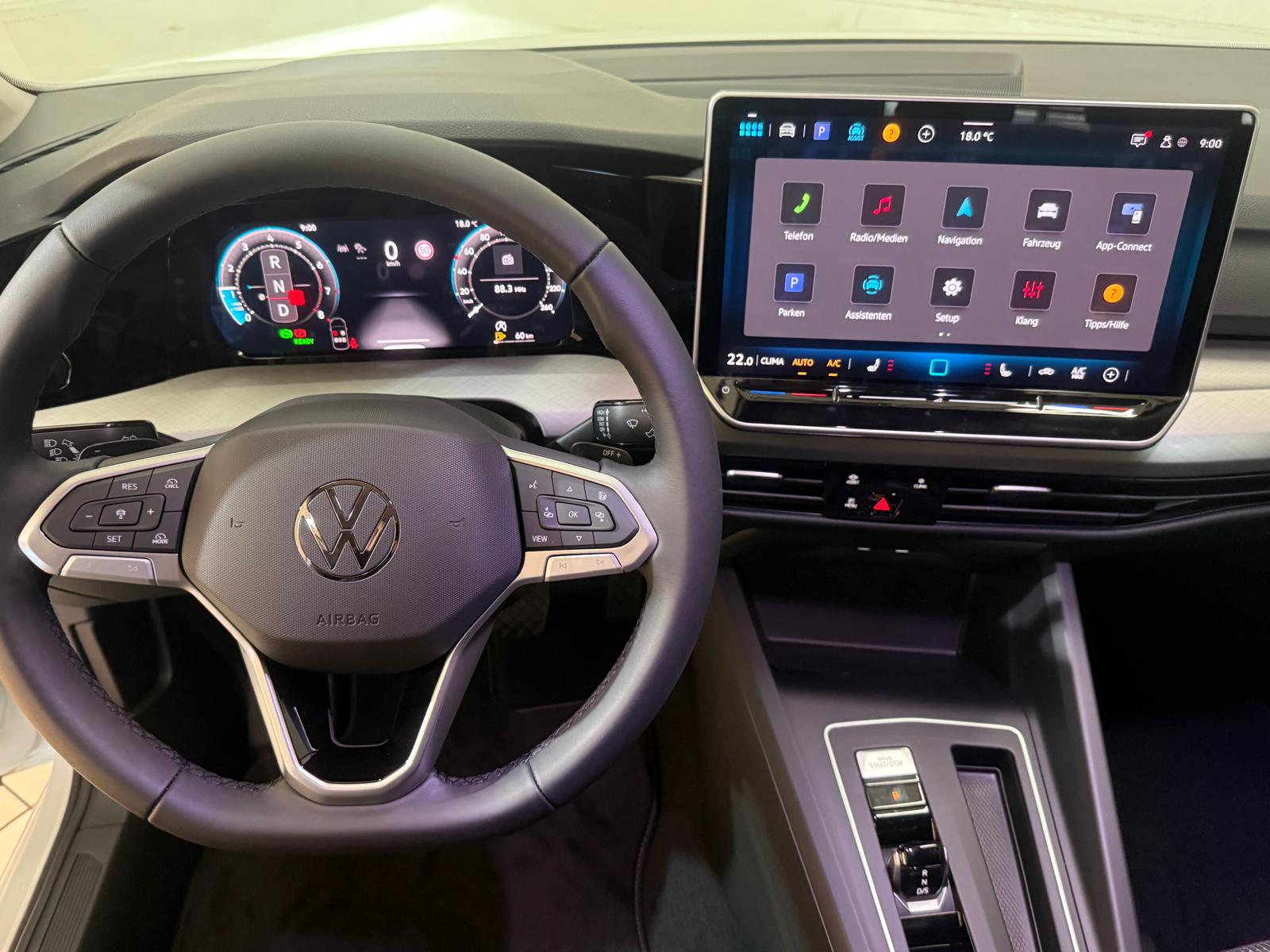 VW Golf Variant 1.5 eTSI mHEV Basis DSG-image-6