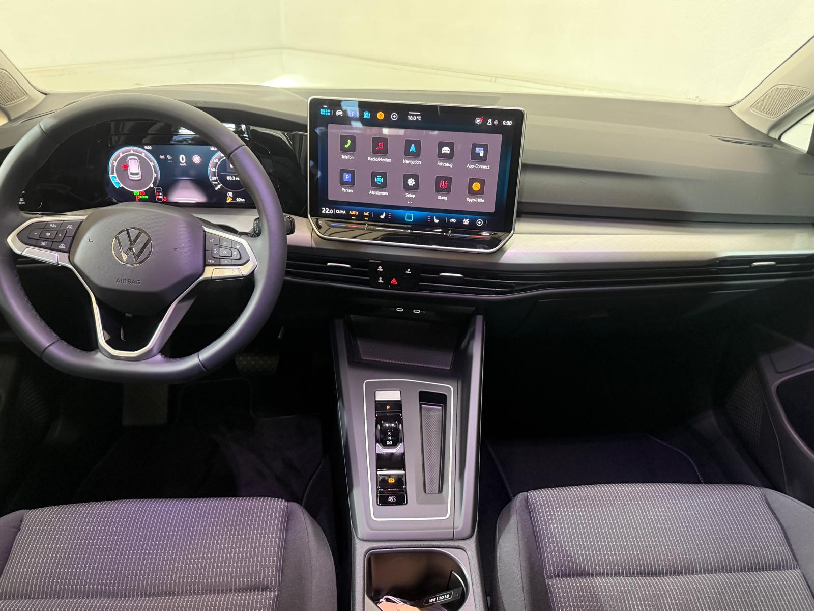 VW Golf Variant 1.5 eTSI mHEV Basis DSG-image-7
