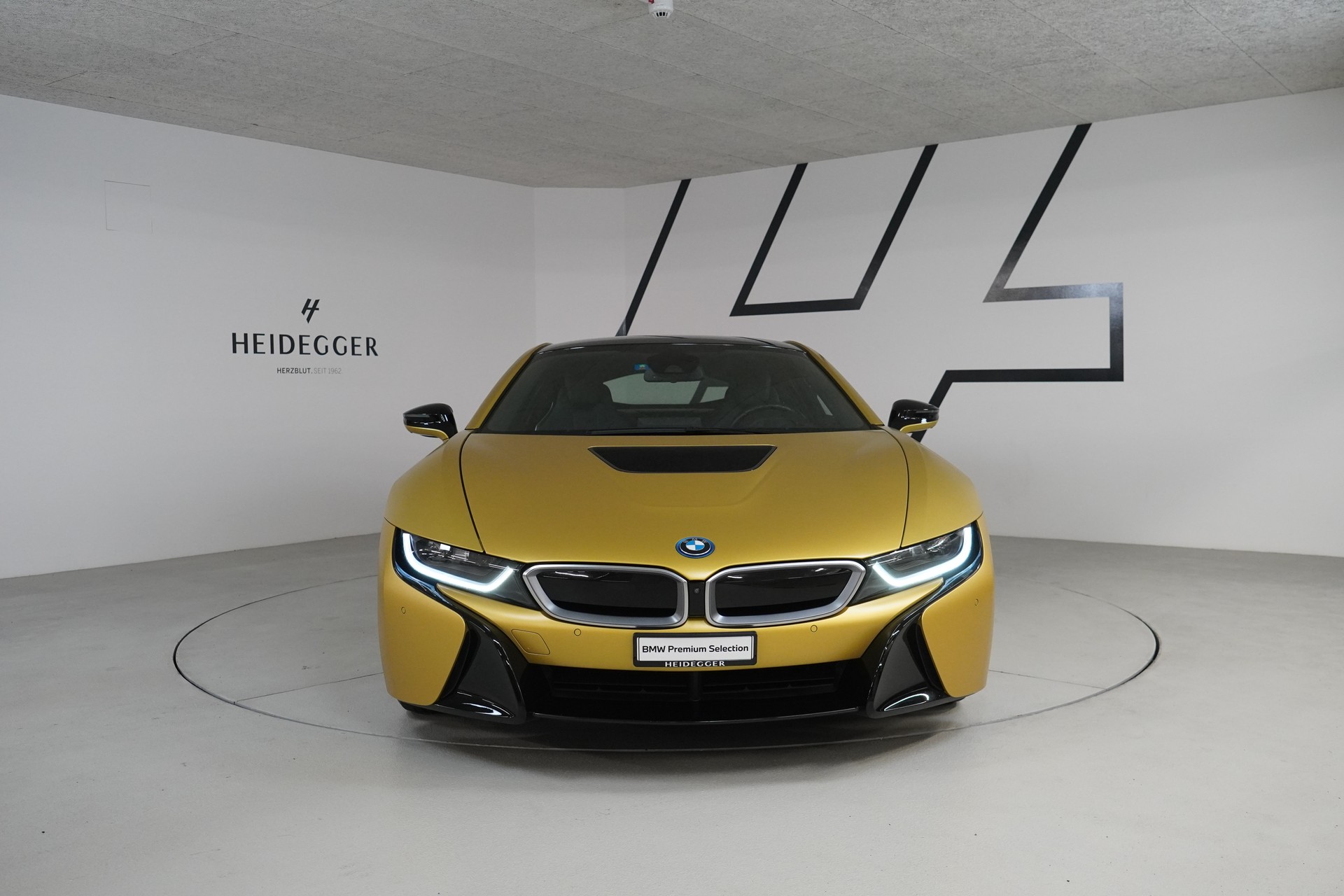 BMW i8 Coupé-showroom-element-2