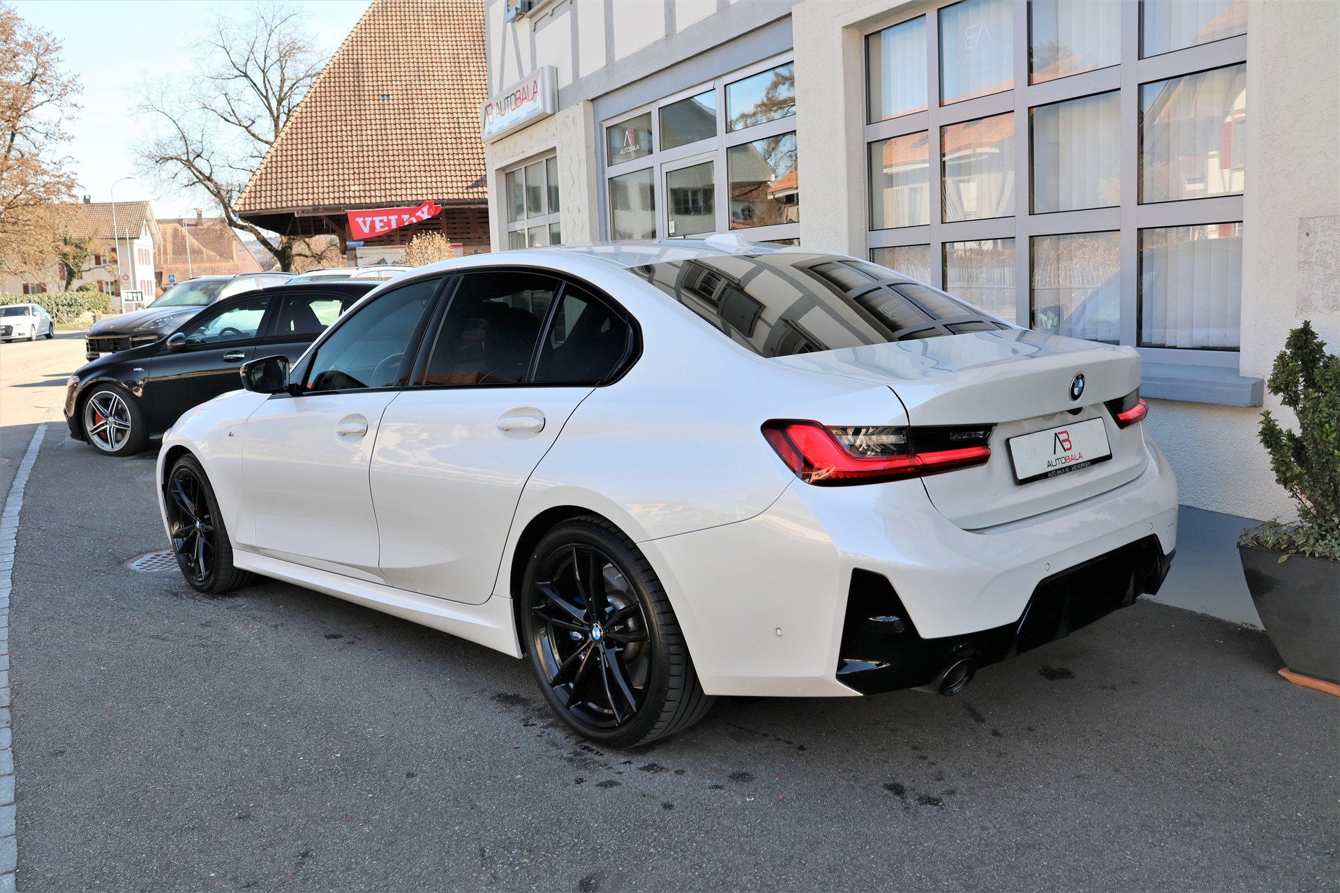 BMW 320d xDrive 48V Steptronic M Sport-image-5