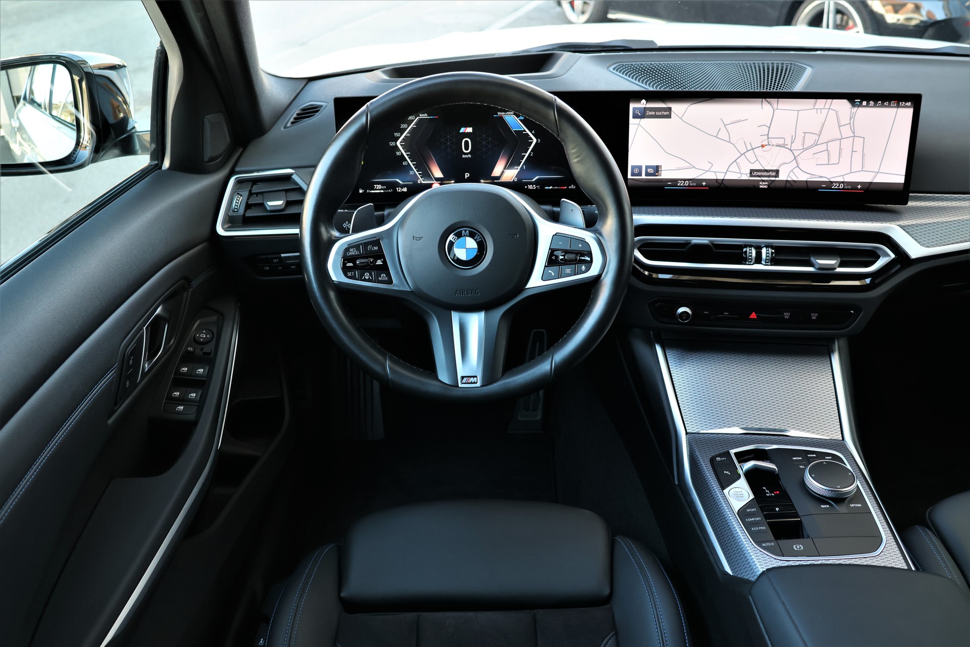 BMW 320d xDrive 48V Steptronic M Sport-image-12