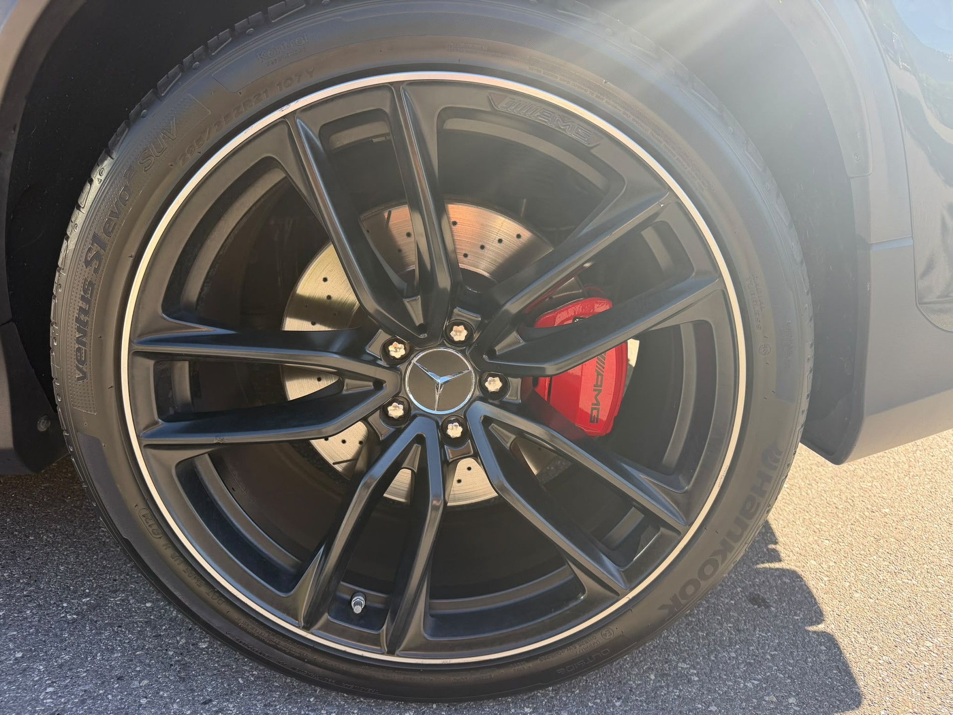 MERCEDES-BENZ GLC 63 S AMG 4Matic+ 9G-Tronic-image-12