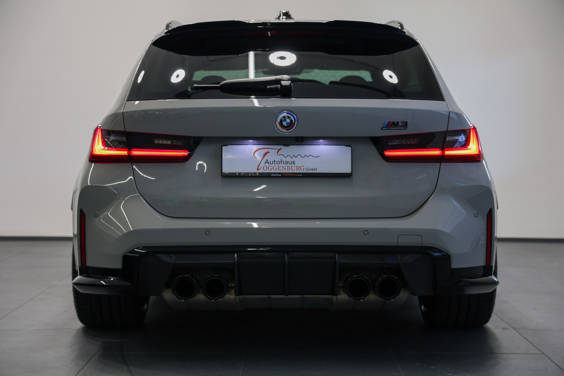 BMW M3 Touring xDrive Competition M LCI *CH-Auto*Individual-Lackierung Kreide*Carbon Exterieur+Interieur*-image-11