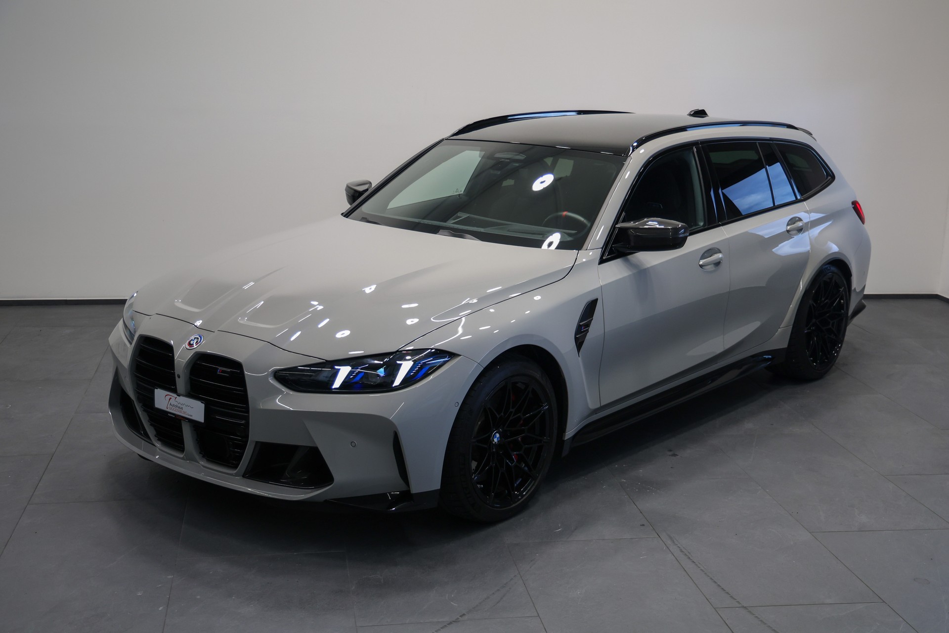 BMW M3 Touring xDrive Competition M LCI *CH-Auto*Individual-Lackierung Kreide*Carbon Exterieur+Interieur*-showroom-element-3