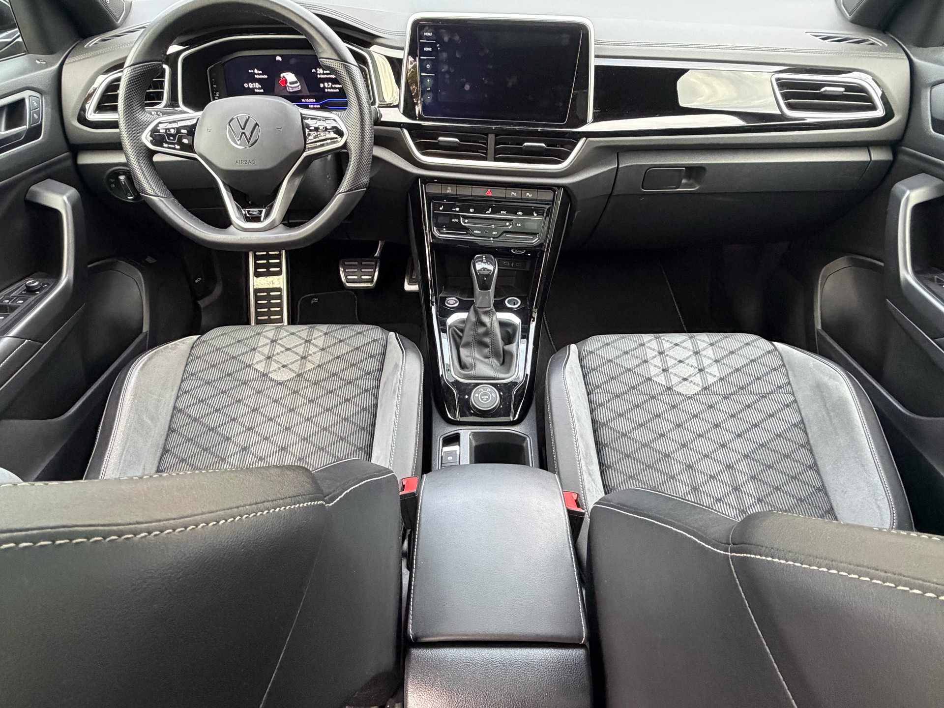 VW T-Roc 2.0 TSI R-Line DSG 4Motion-image-10