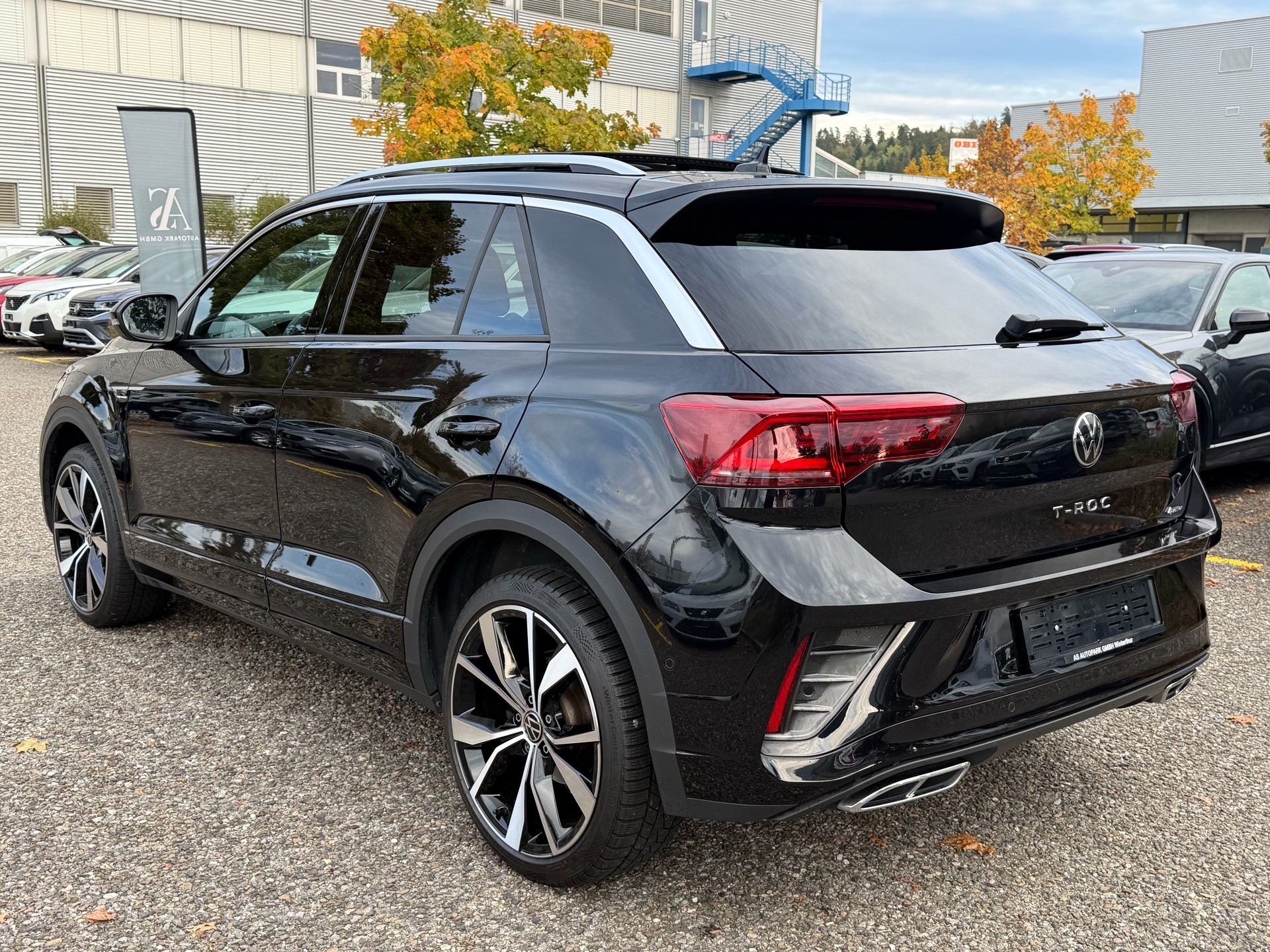 VW T-Roc 2.0 TSI R-Line DSG 4Motion-image-5