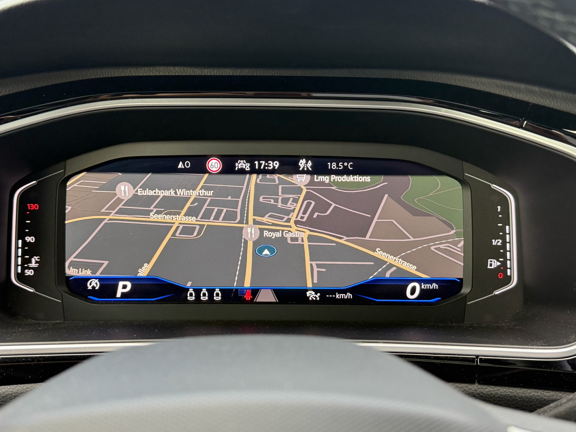 VW T-Roc 2.0 TSI R-Line DSG 4Motion-image-18