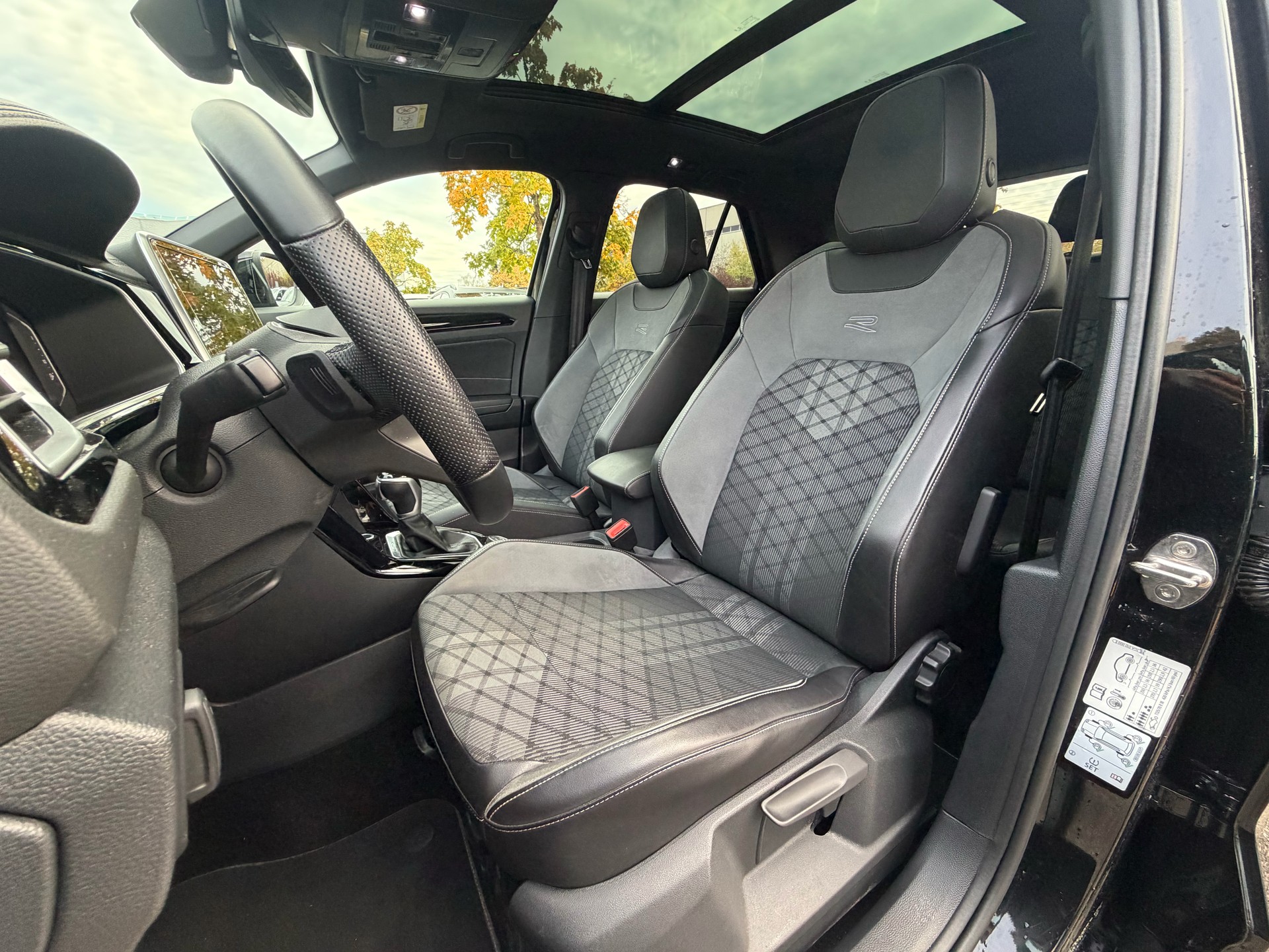 VW T-Roc 2.0 TSI R-Line DSG 4Motion-image-7