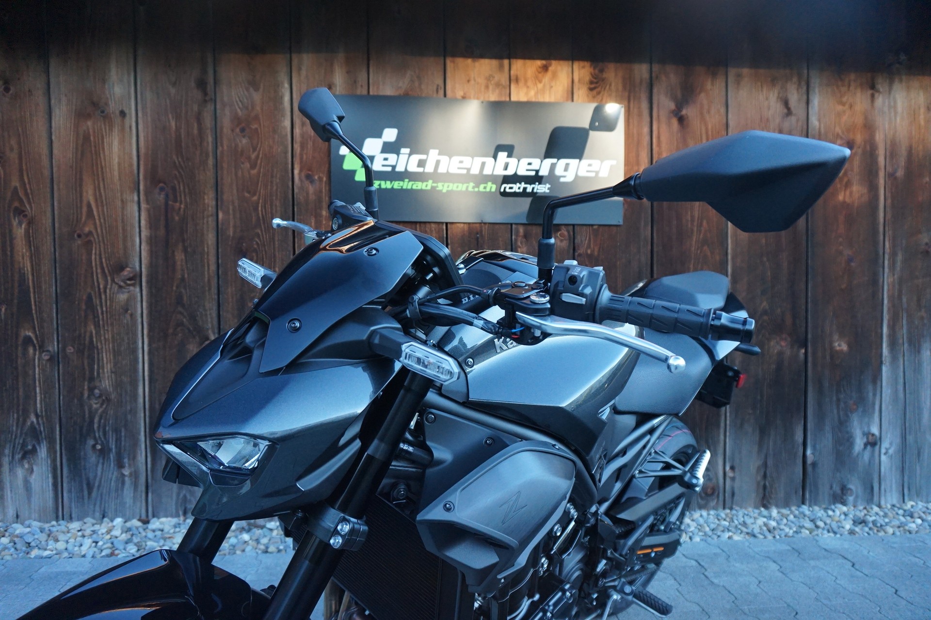 KAWASAKI Z 900 ABS MY27-image-4