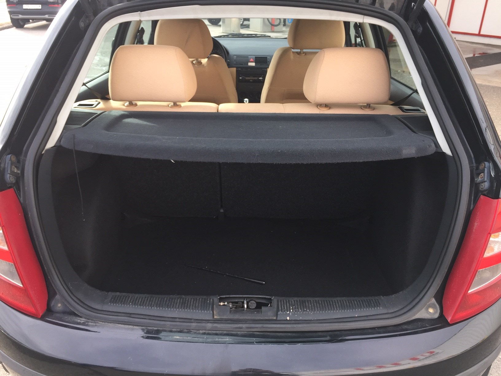 SKODA Fabia 2.0 Elegance-image-4
