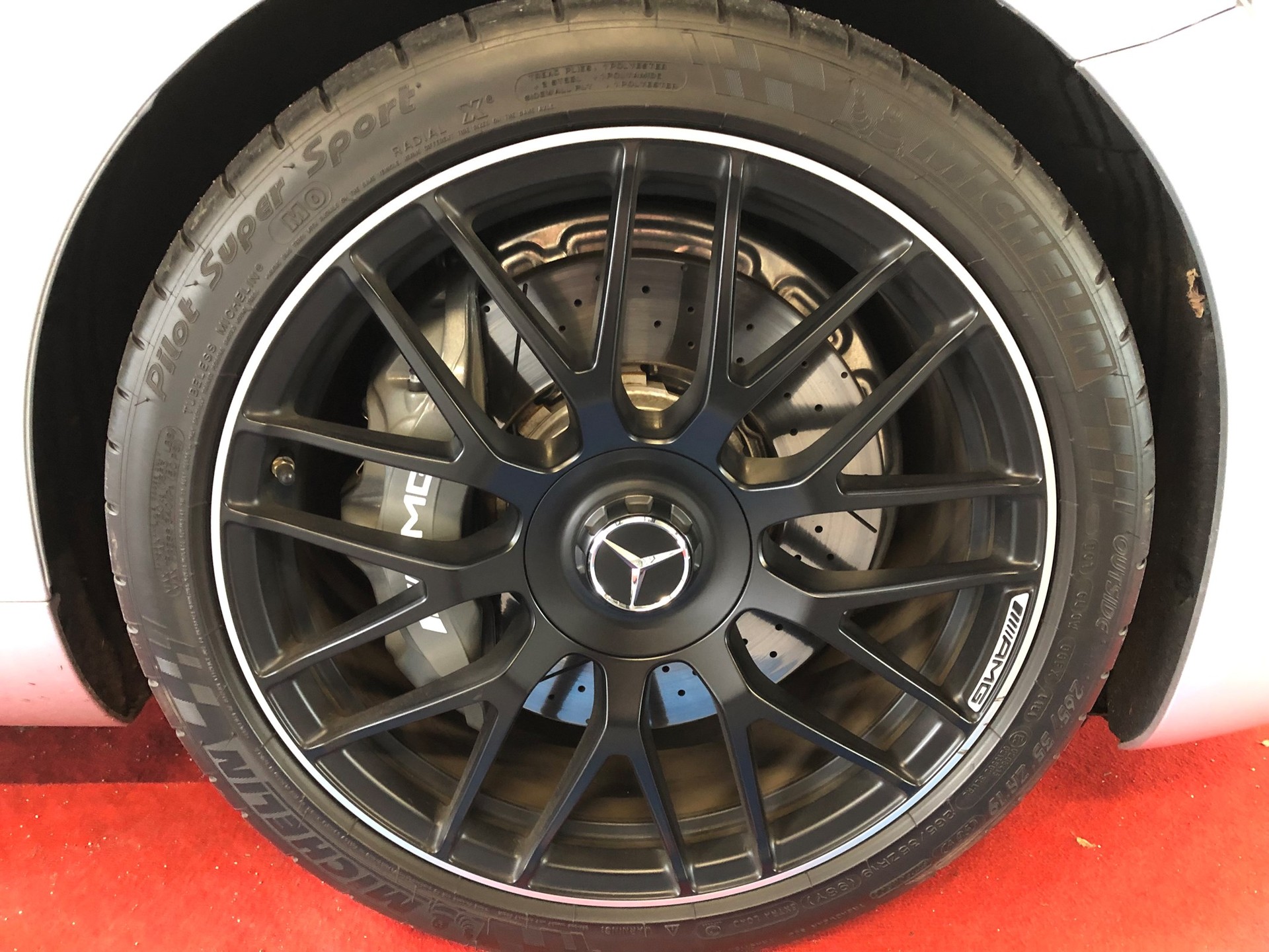 MERCEDES-BENZ AMG GT Roadster Speedshift DCT-showroom-element-2
