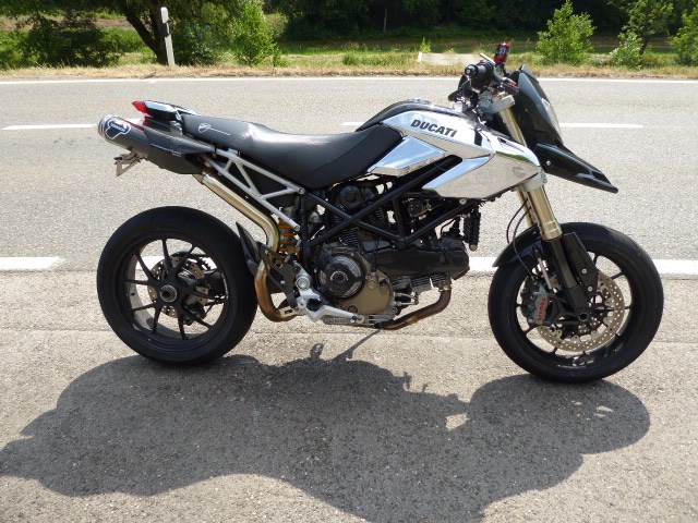 DUCATI Hypermotard 1100 Evo SP-image-0