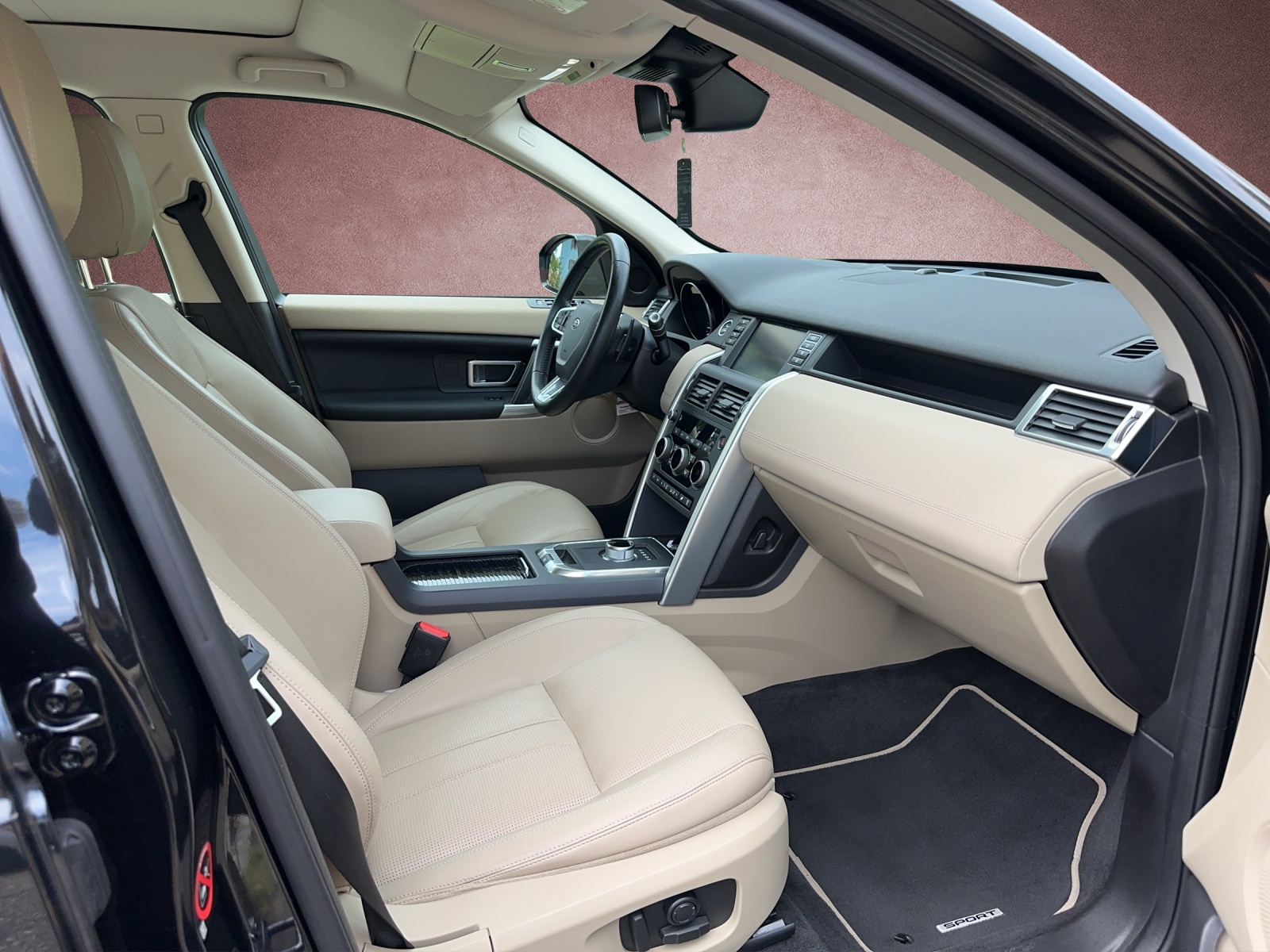 LAND ROVER Discovery Sport 2.0 TD4 HSE AT9-image-9