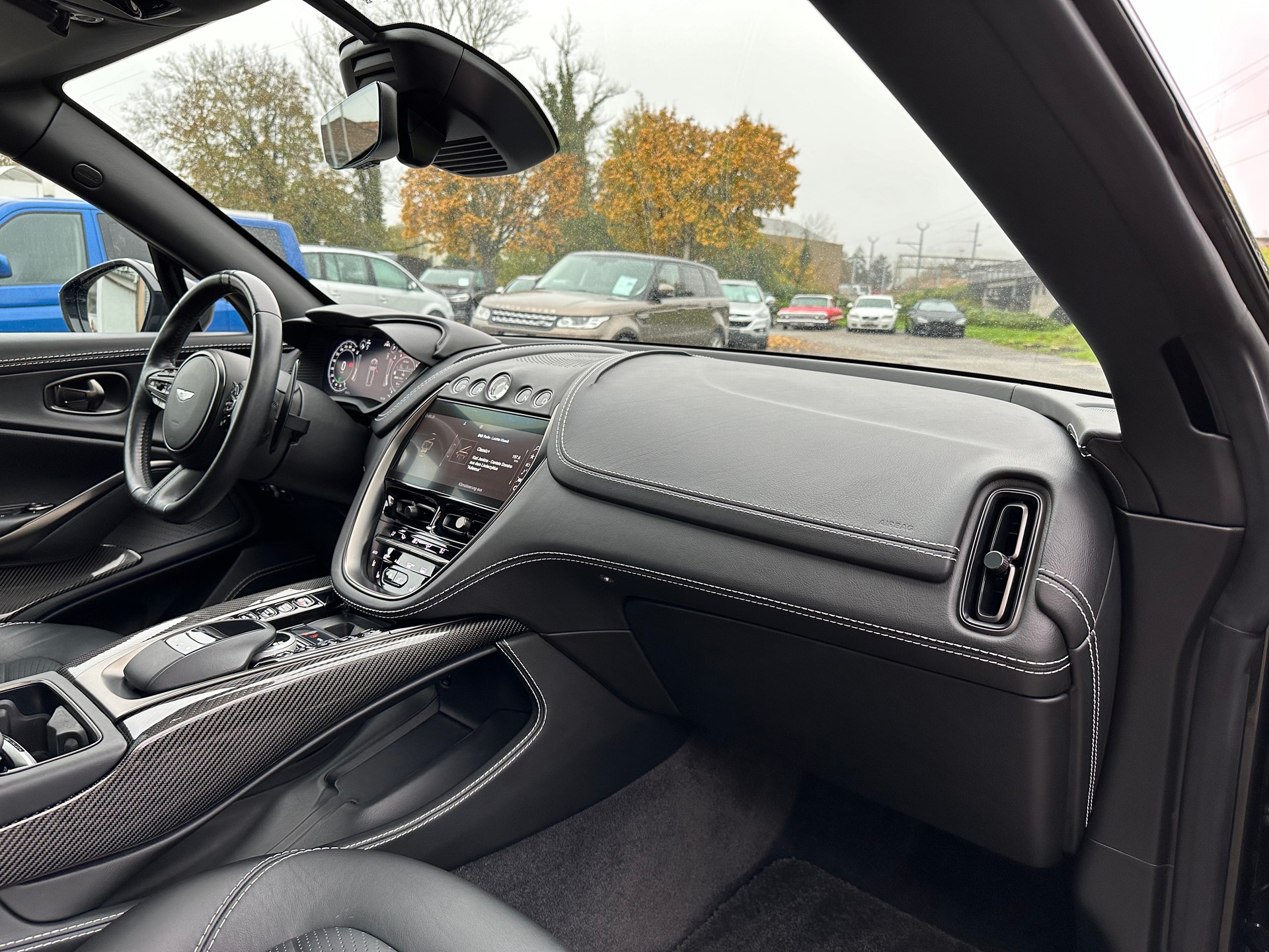 ASTON MARTIN DBX 4.0 V8-image-19