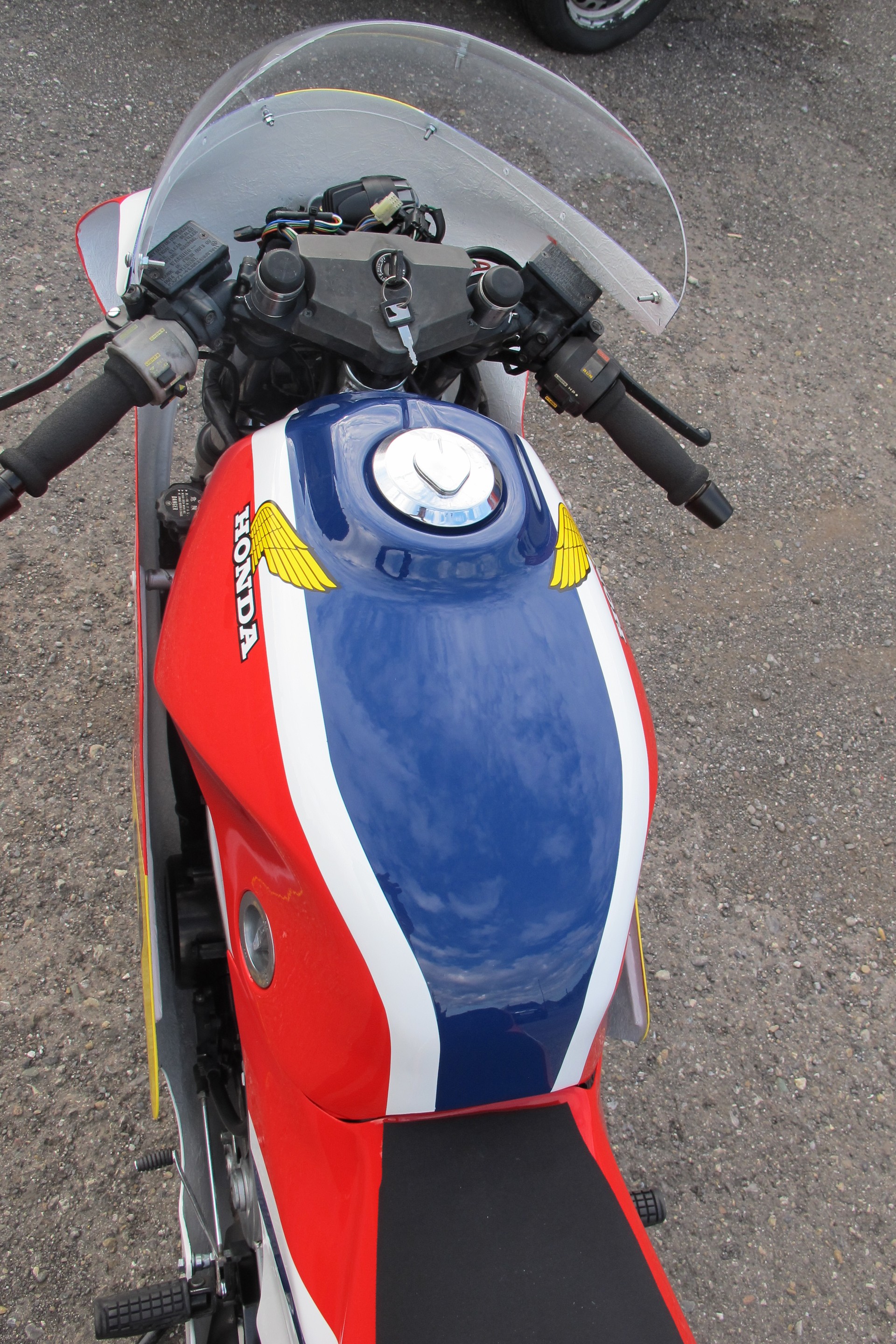 HONDA VF 500 F-image-7