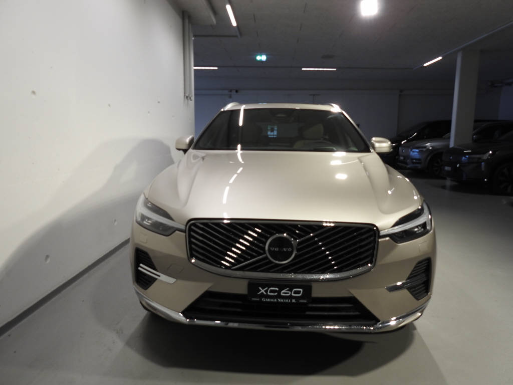 VOLVO XC60 2.0 T6 TE Ultra Bright eAWD-showroom-element-1
