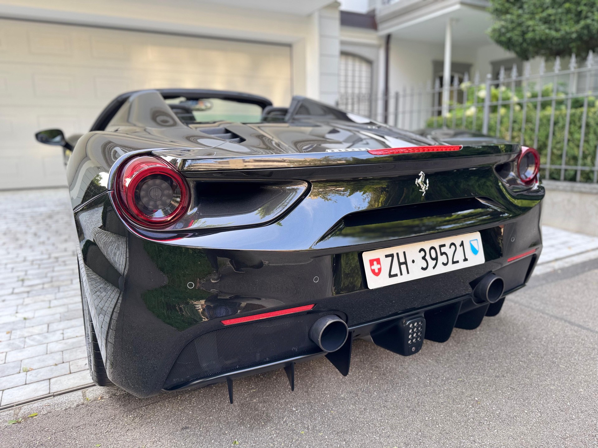FERRARI 488 Spider 3.9 V8-image-8
