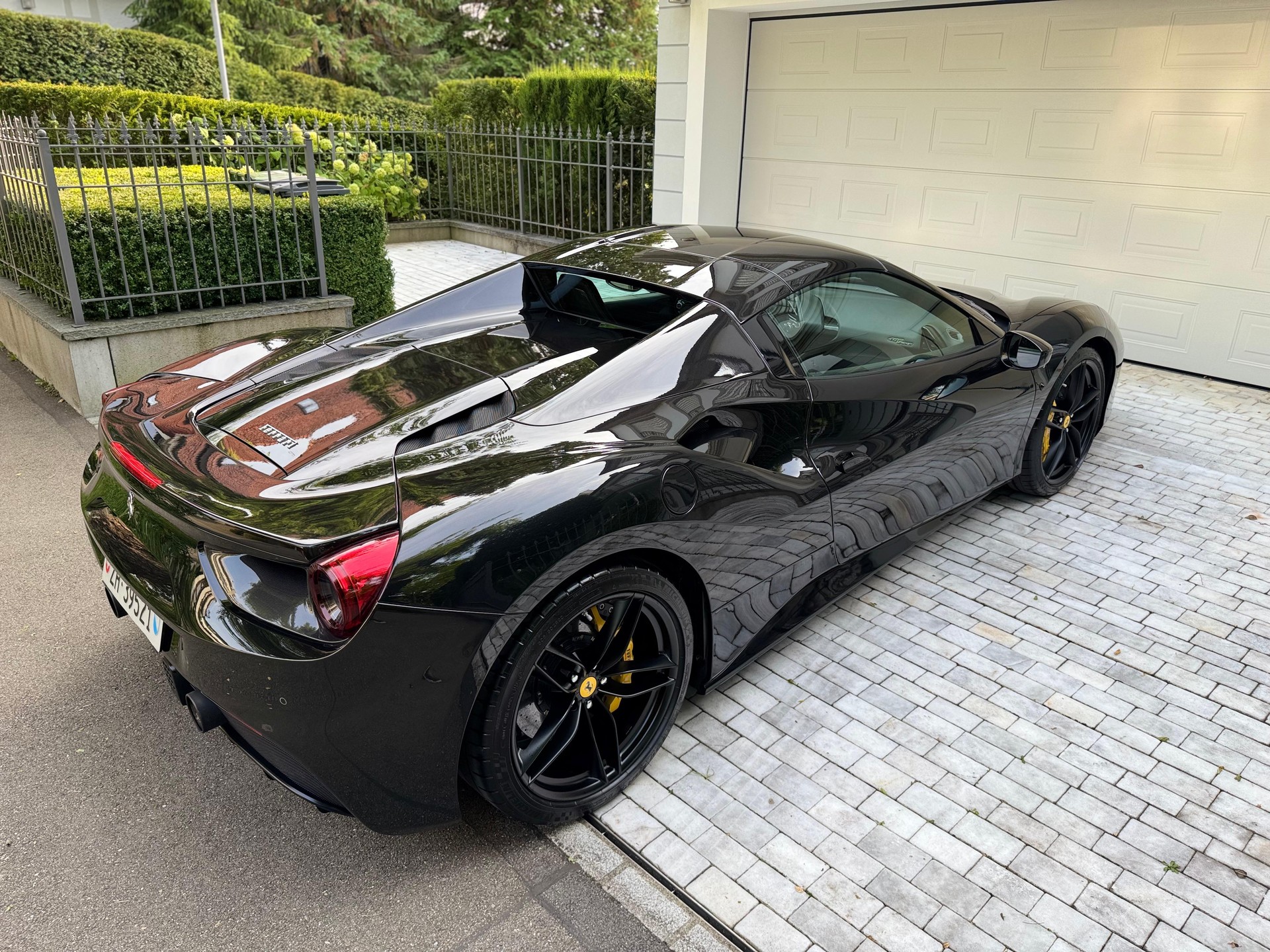 FERRARI 488 Spider 3.9 V8-image-13