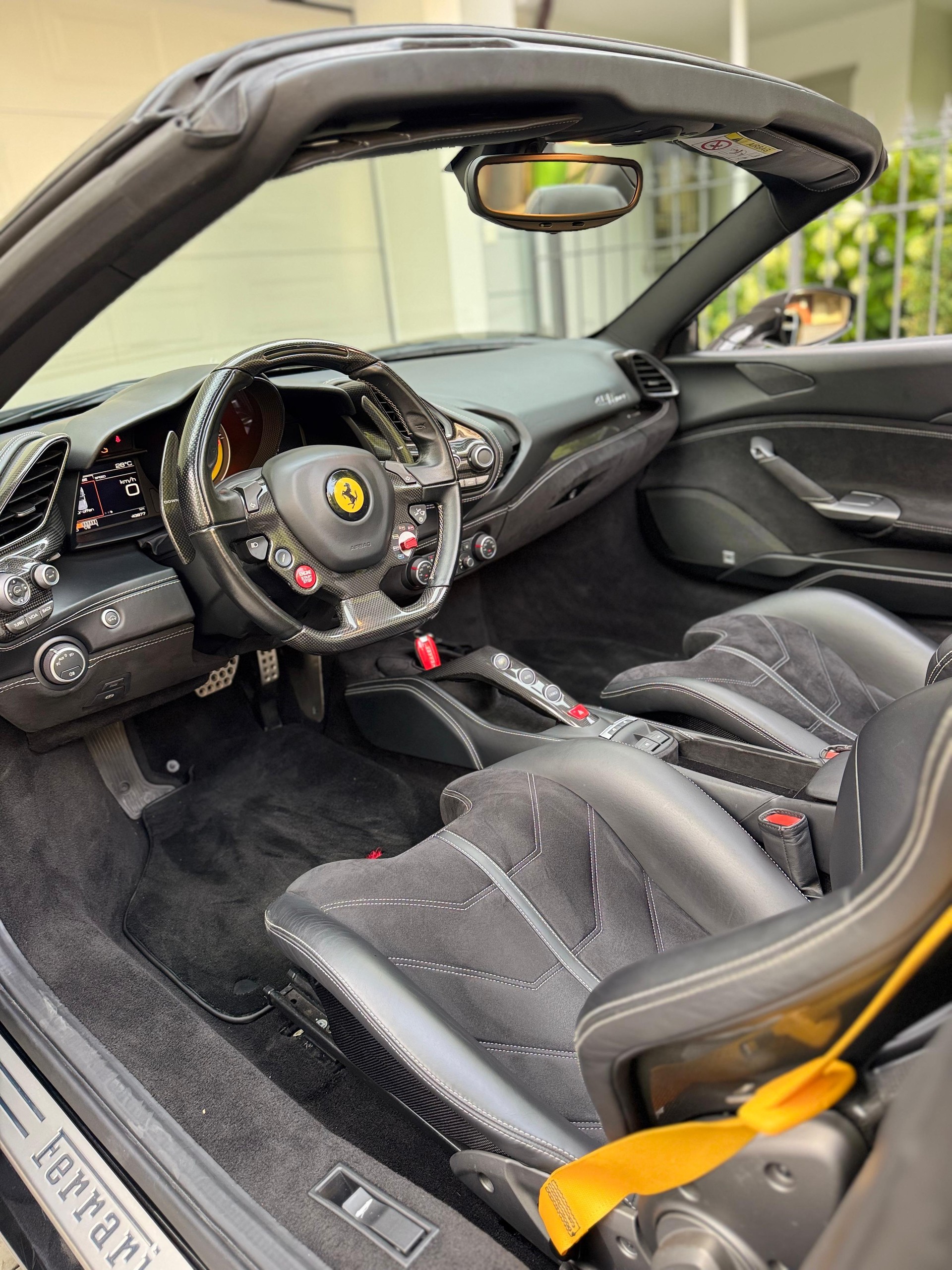 FERRARI 488 Spider 3.9 V8-image-16